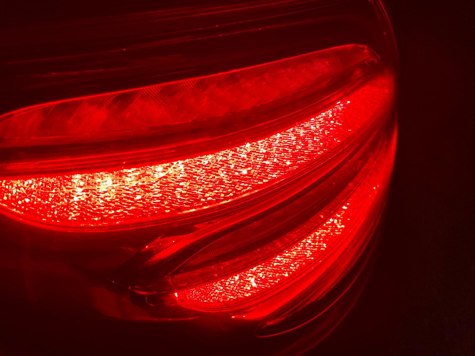 Mercedes Benz E220D AMG Line Night Edition (Premium plus)