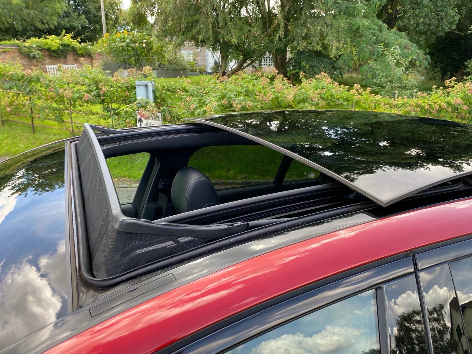 Mercedes Benz E220D AMG Line Night Edition (Premium plus)