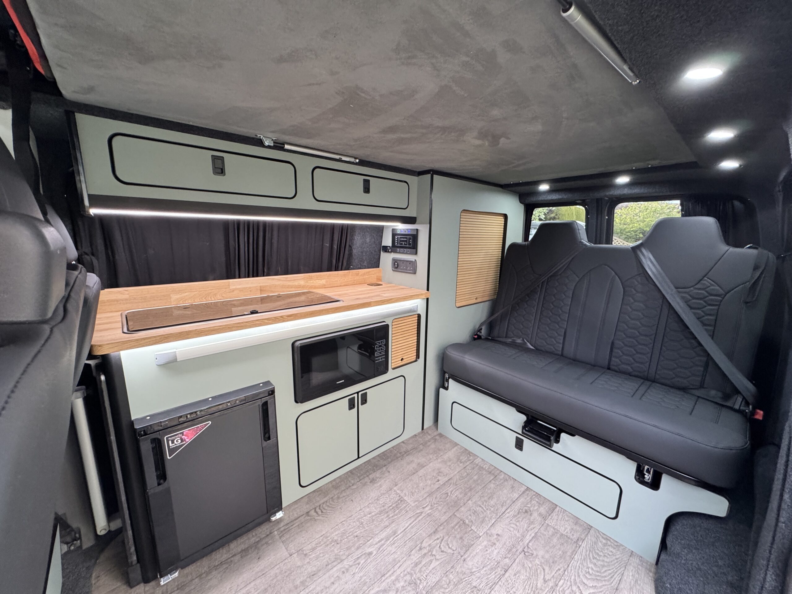 Volkswagen T6.1 Campervan Trek Edition (Stealth)