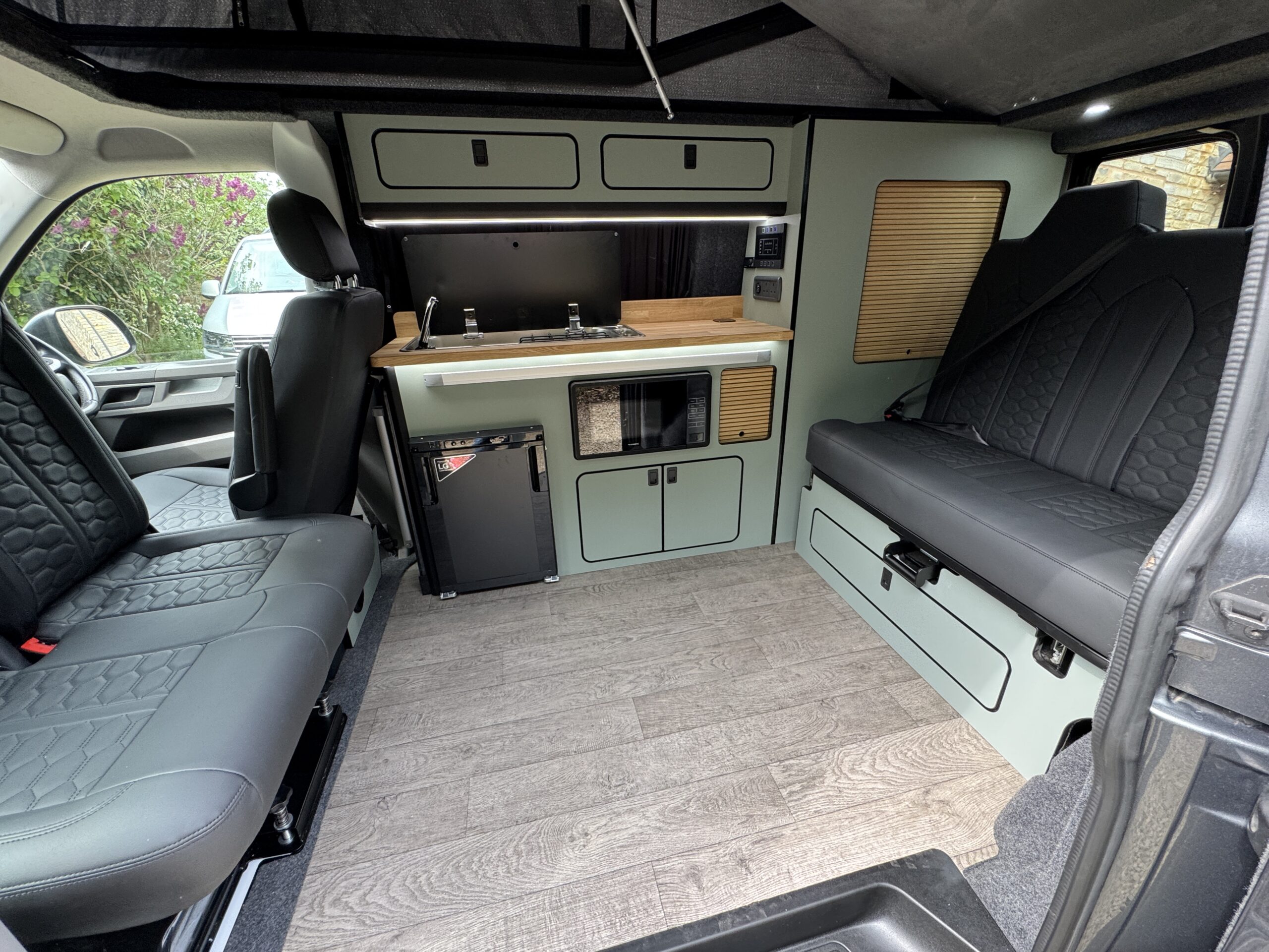 Volkswagen T6.1 Campervan Trek Edition (Stealth)
