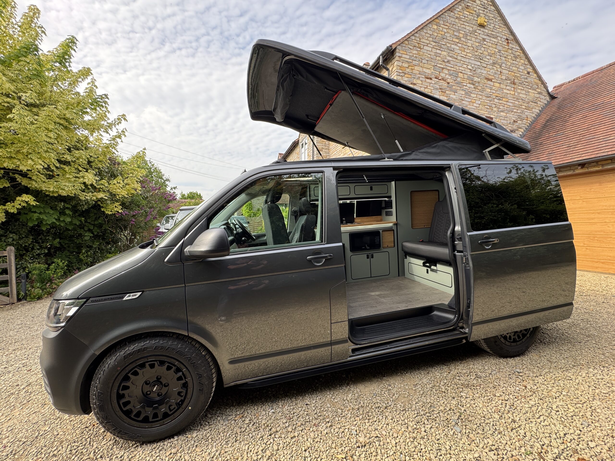 Volkswagen T6.1 Campervan Trek Edition (Stealth)