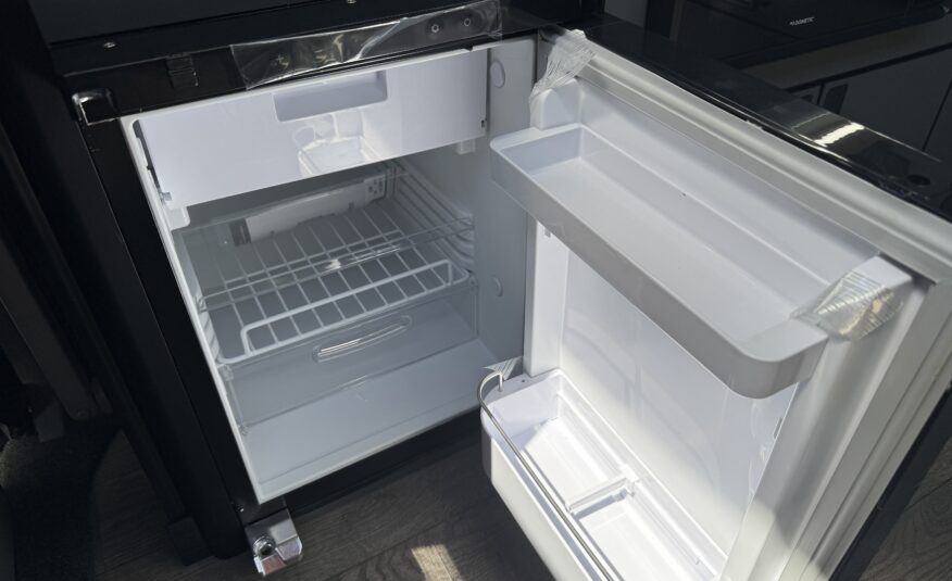 Volkswagen T6.1 Campervan Trek Edition (Silver Star)