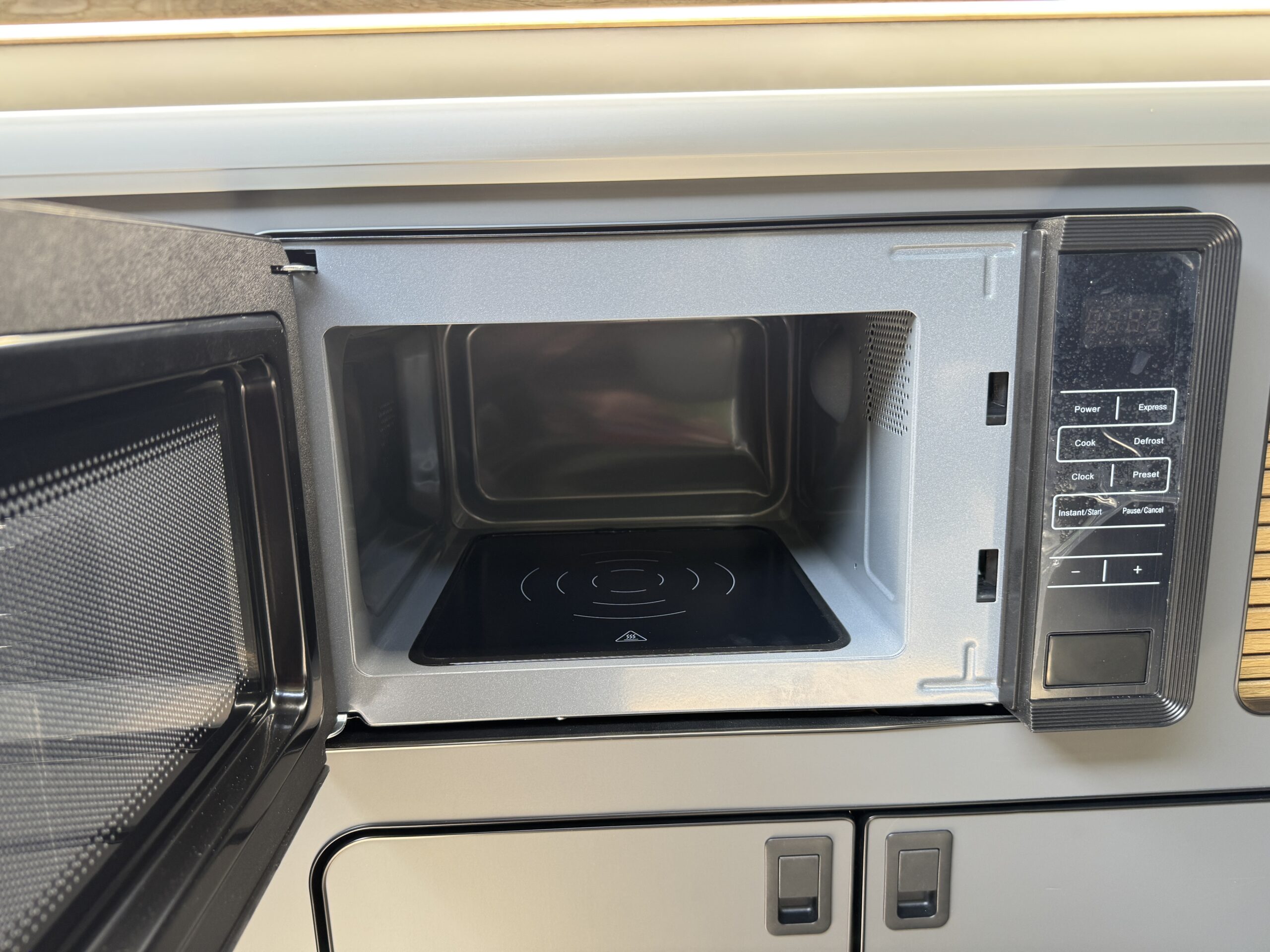 Volkswagen T6.1 Campervan Trek Edition (Silver Star)