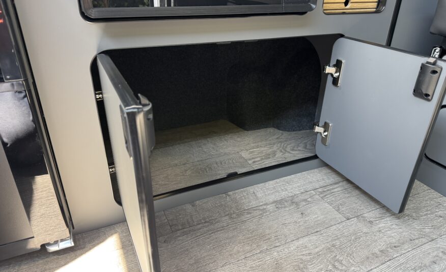 Volkswagen T6.1 Campervan Trek Edition (Silver Star)