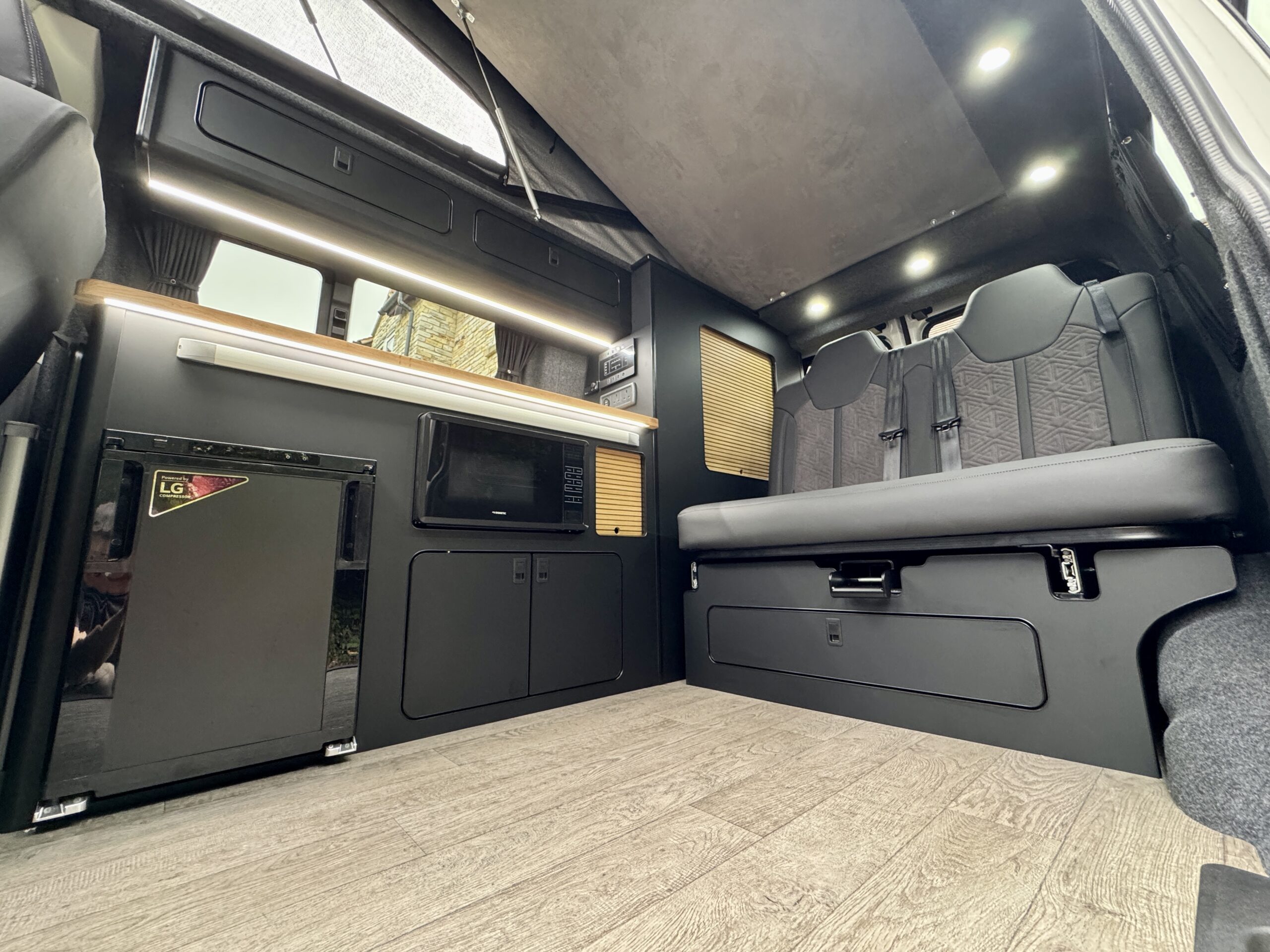 Volkswagen T6.1 Campervan Trek Edition (Apollo)