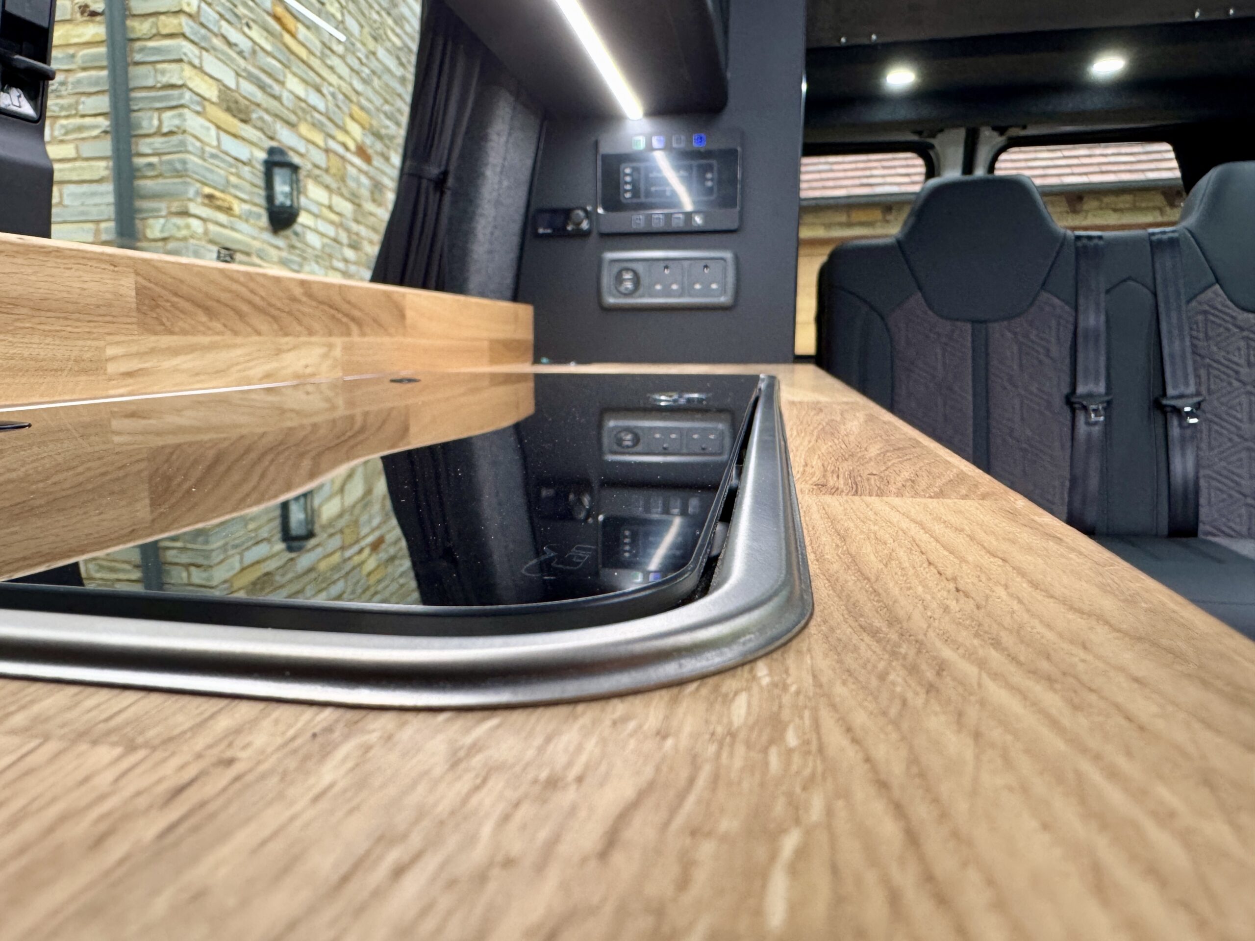 Volkswagen T6.1 Campervan Trek Edition (Apollo)