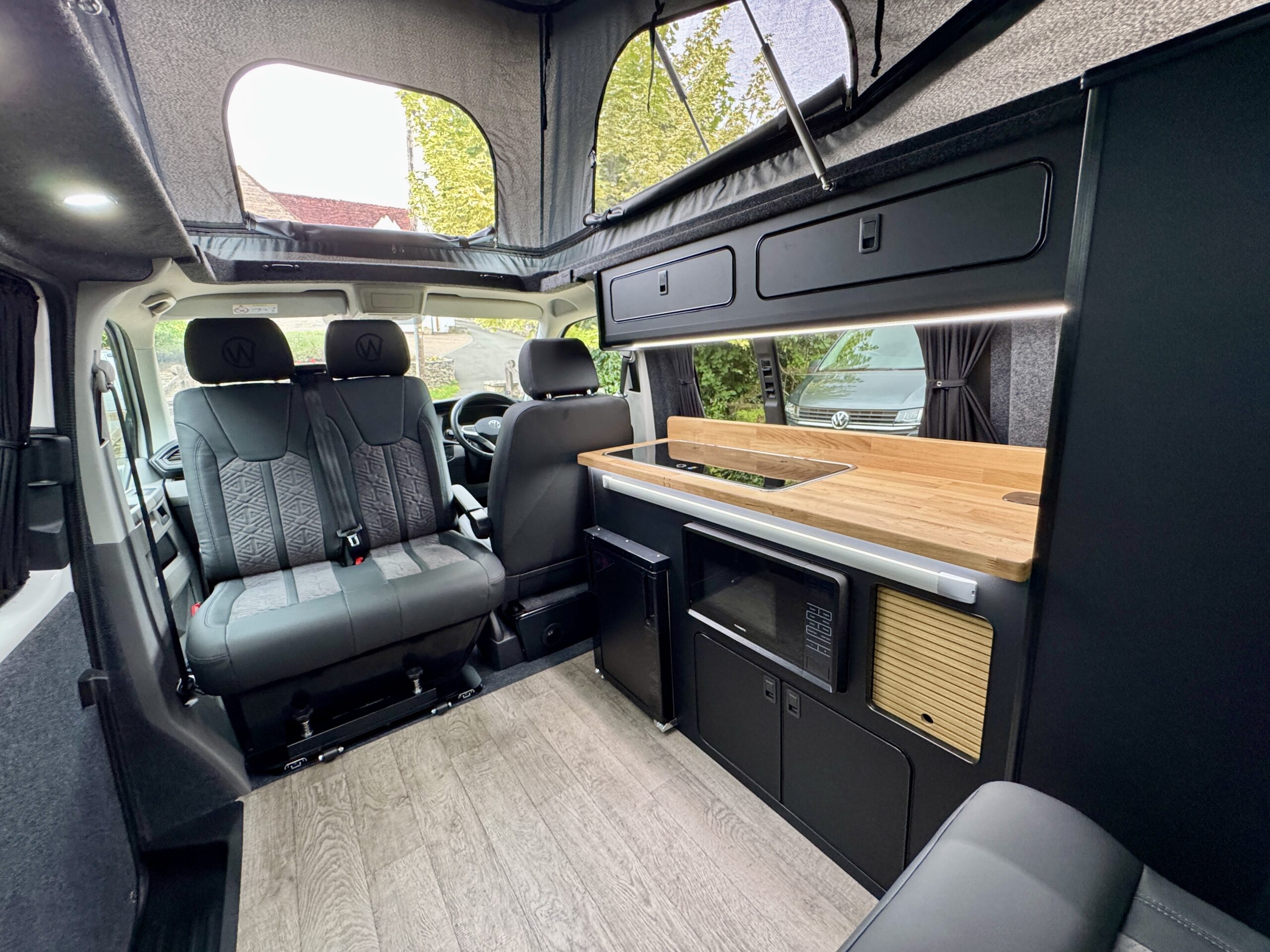 Volkswagen T6.1 Campervan Trek Edition (Apollo)