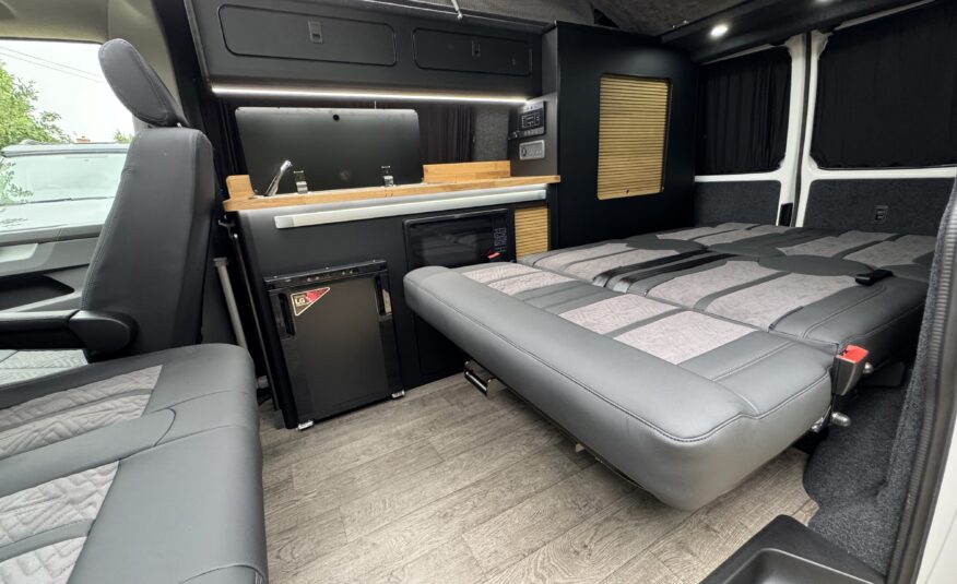 Volkswagen T6.1 Campervan Trek Edition (Orca)