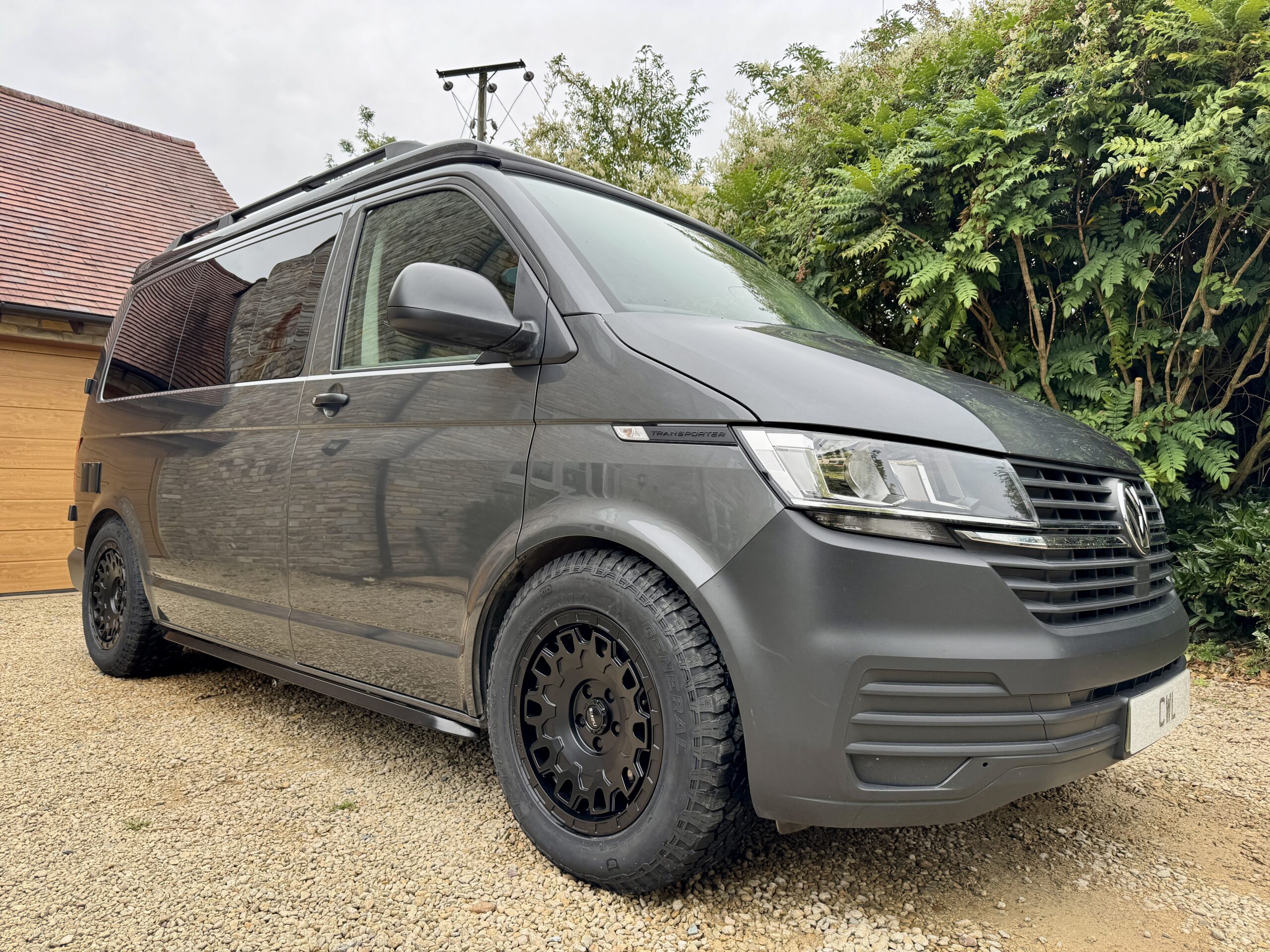 Volkswagen T6.1 Campervan Trek Edition – Coral Pink (Storm)