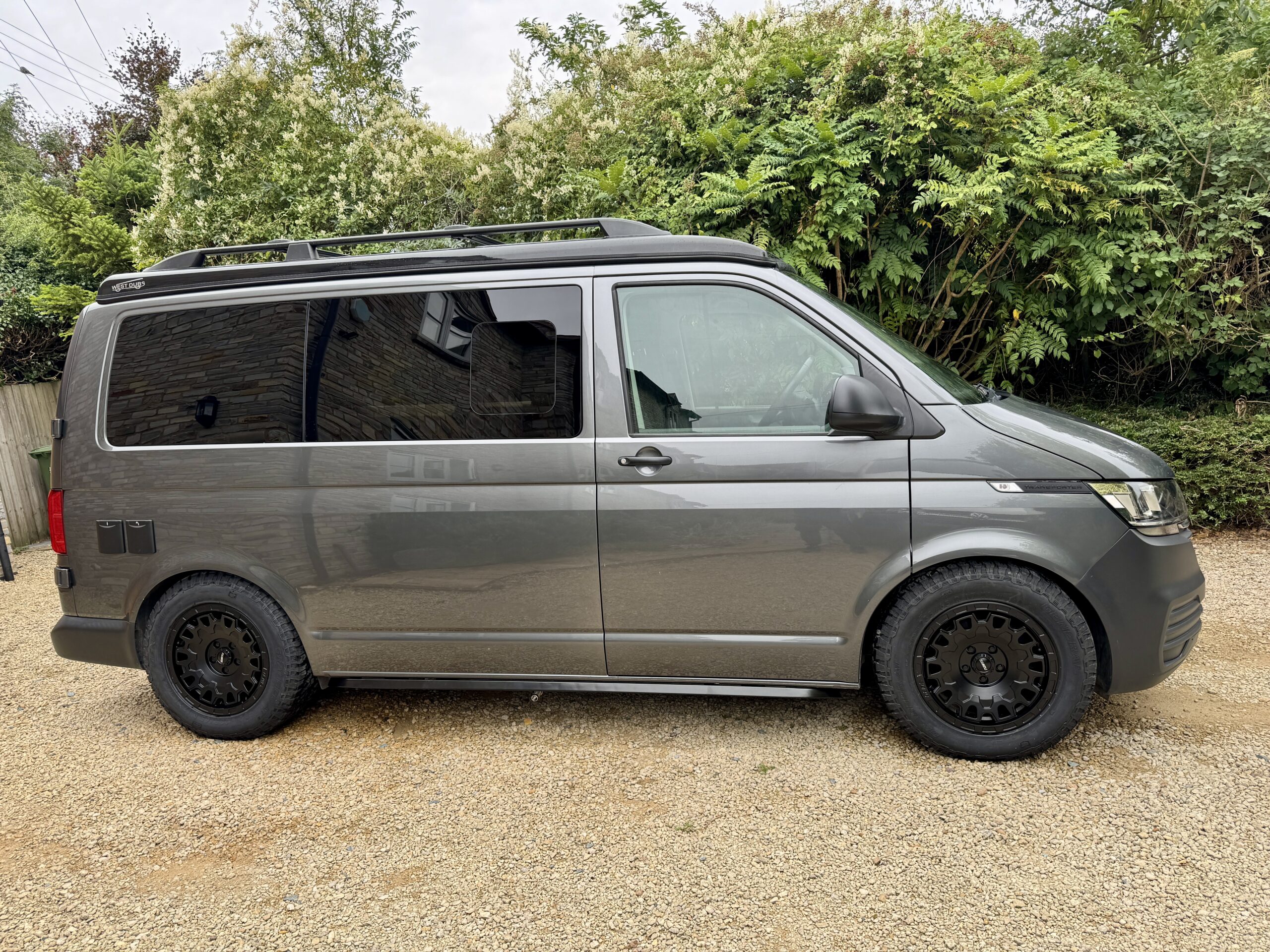 Volkswagen T6.1 Campervan Trek Edition – Coral Pink (Storm)