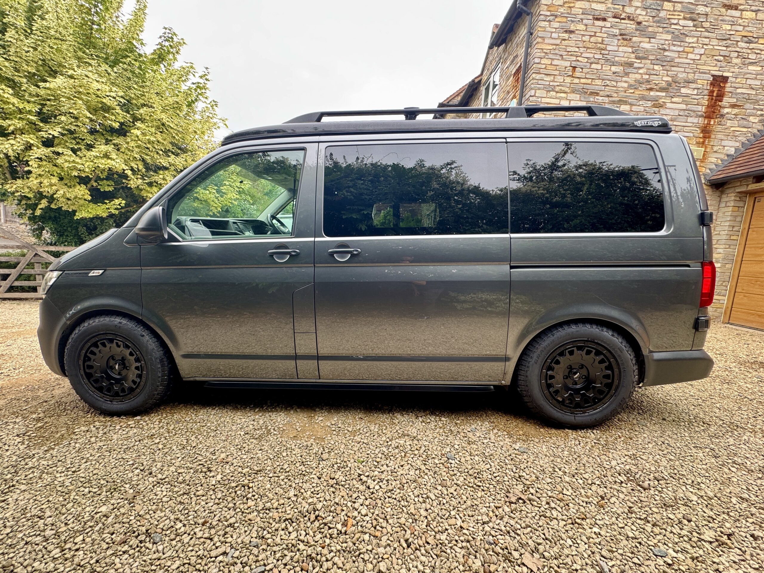 Volkswagen T6.1 Campervan Trek Edition – Coral Pink (Storm)