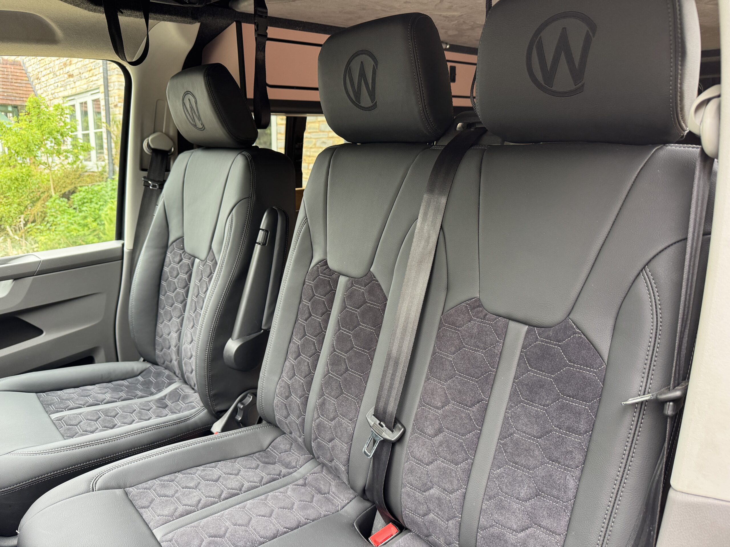 Volkswagen T6.1 Campervan Trek Edition – Coral Pink (Storm)