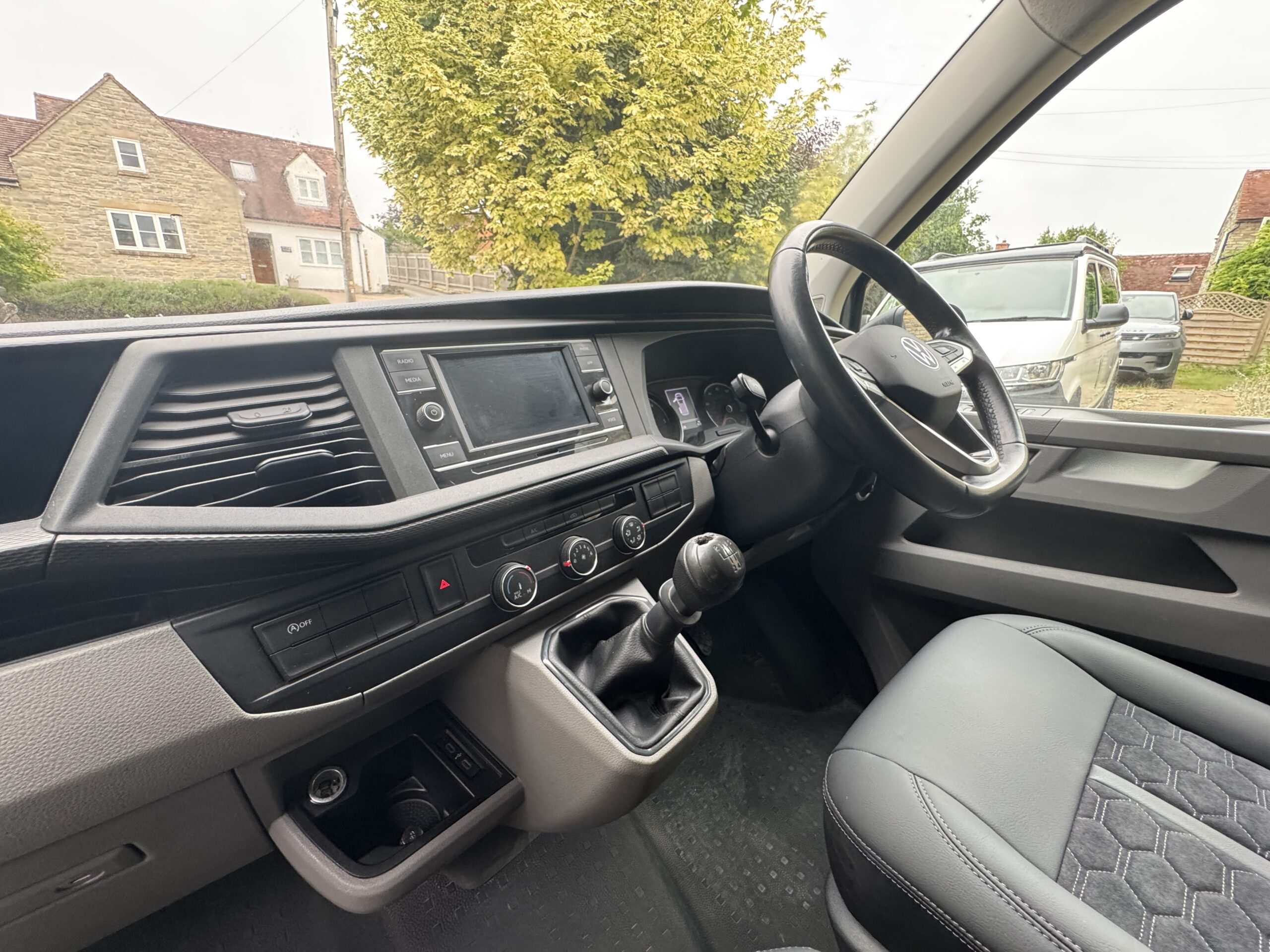 Volkswagen T6.1 Campervan Trek Edition – Coral Pink (Storm)