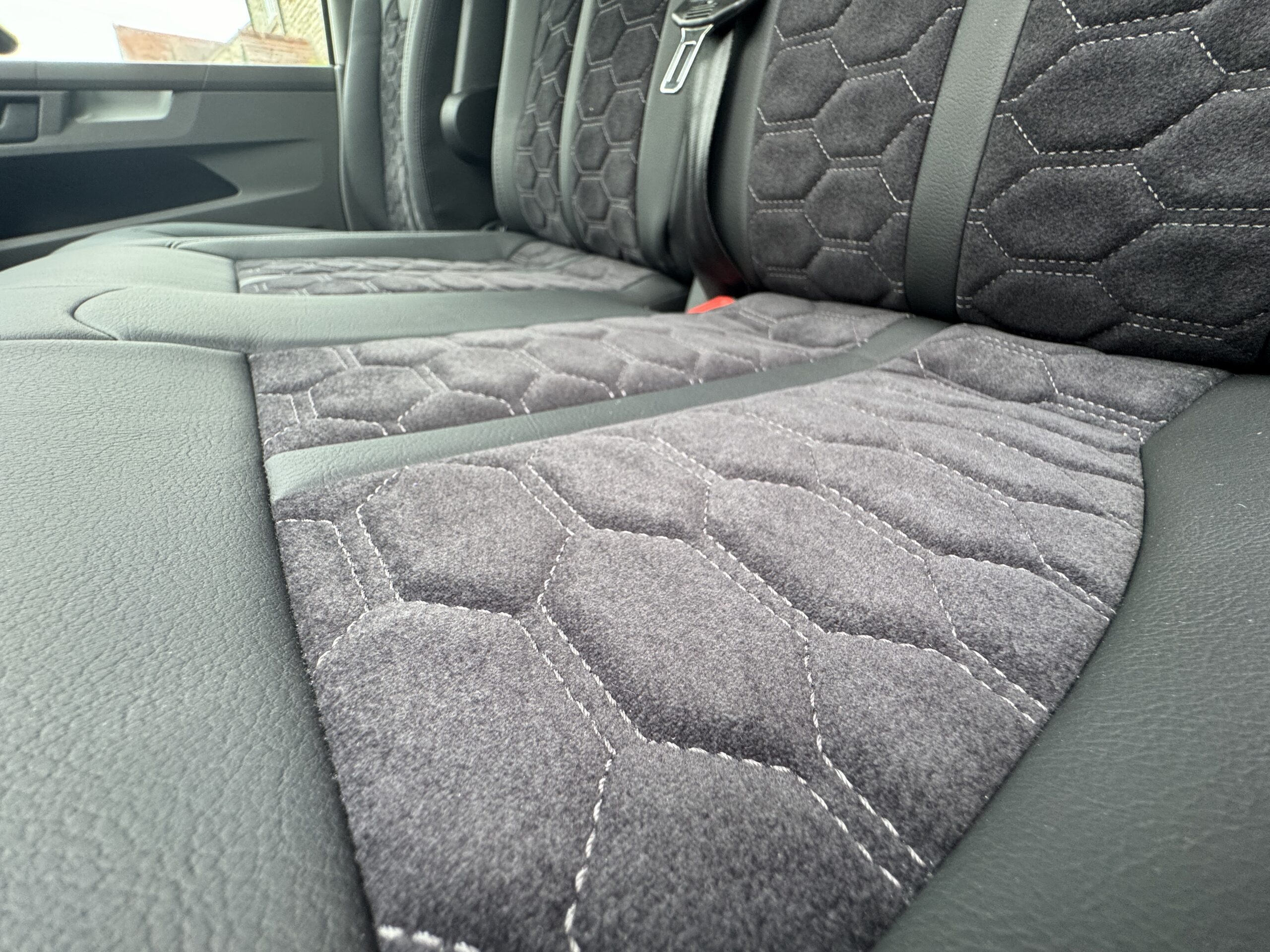 Volkswagen T6.1 Campervan Trek Edition – Coral Pink (Storm)