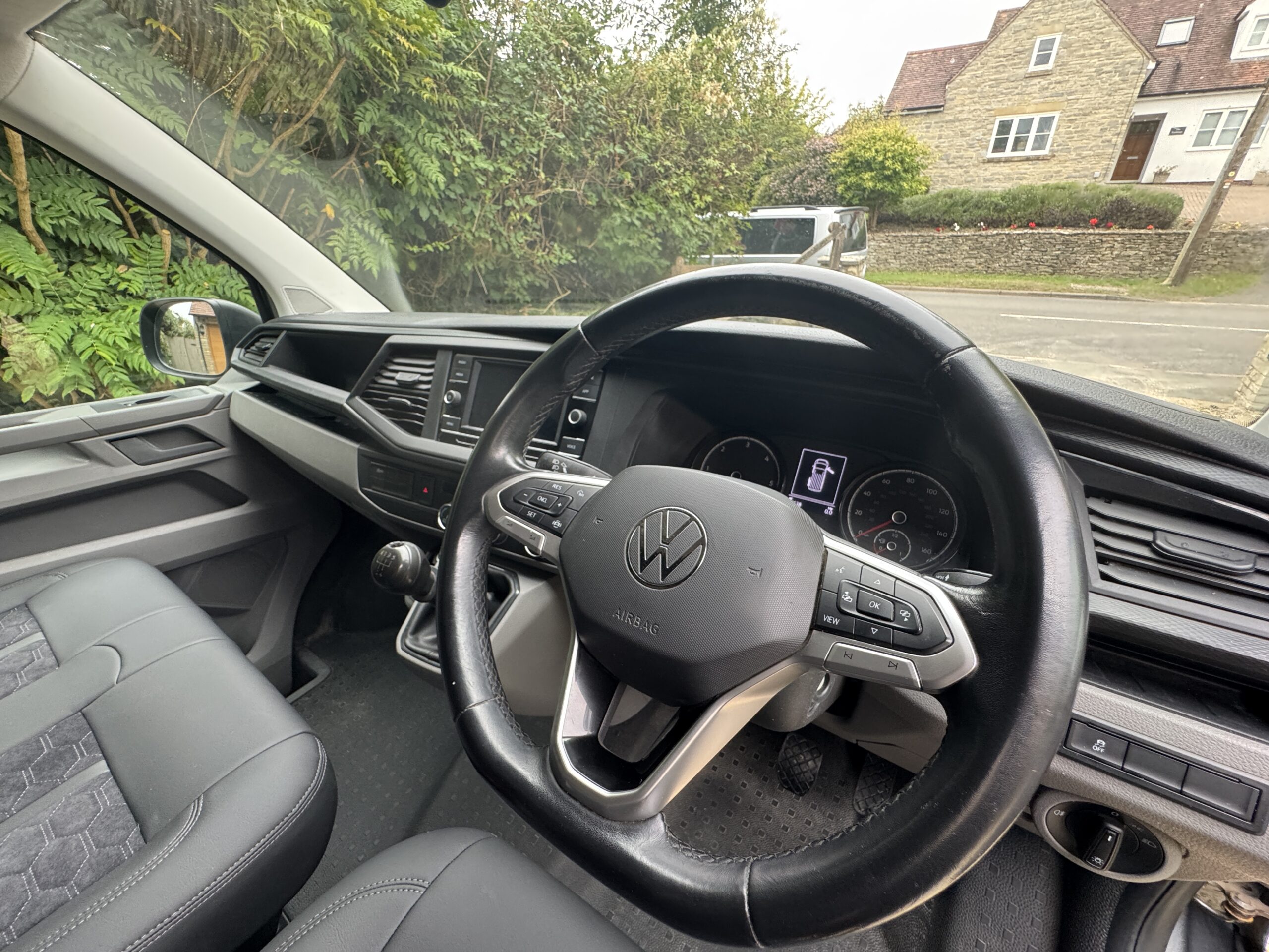 Volkswagen T6.1 Campervan Trek Edition – Coral Pink (Storm)