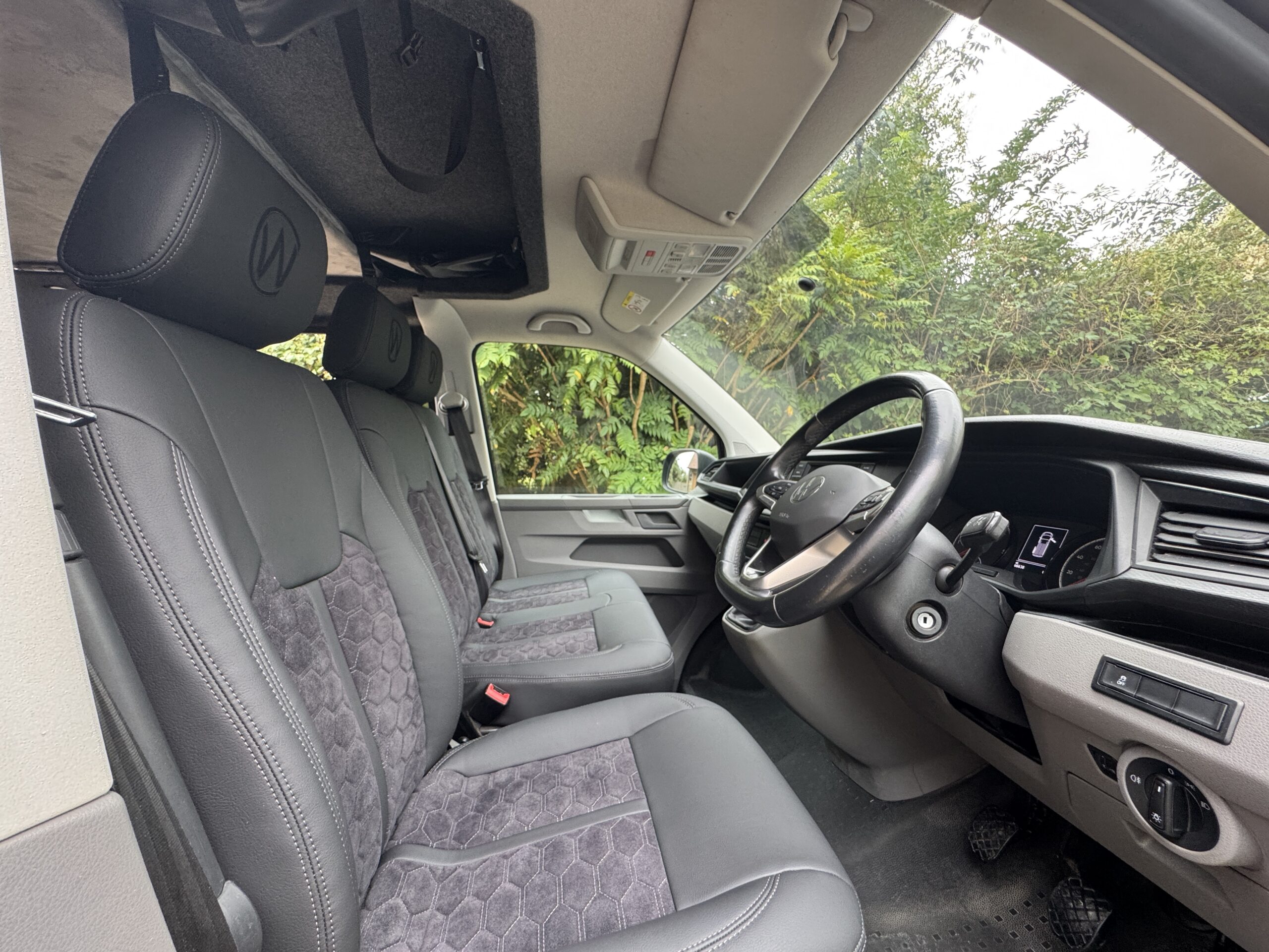 Volkswagen T6.1 Campervan Trek Edition – Coral Pink (Storm)