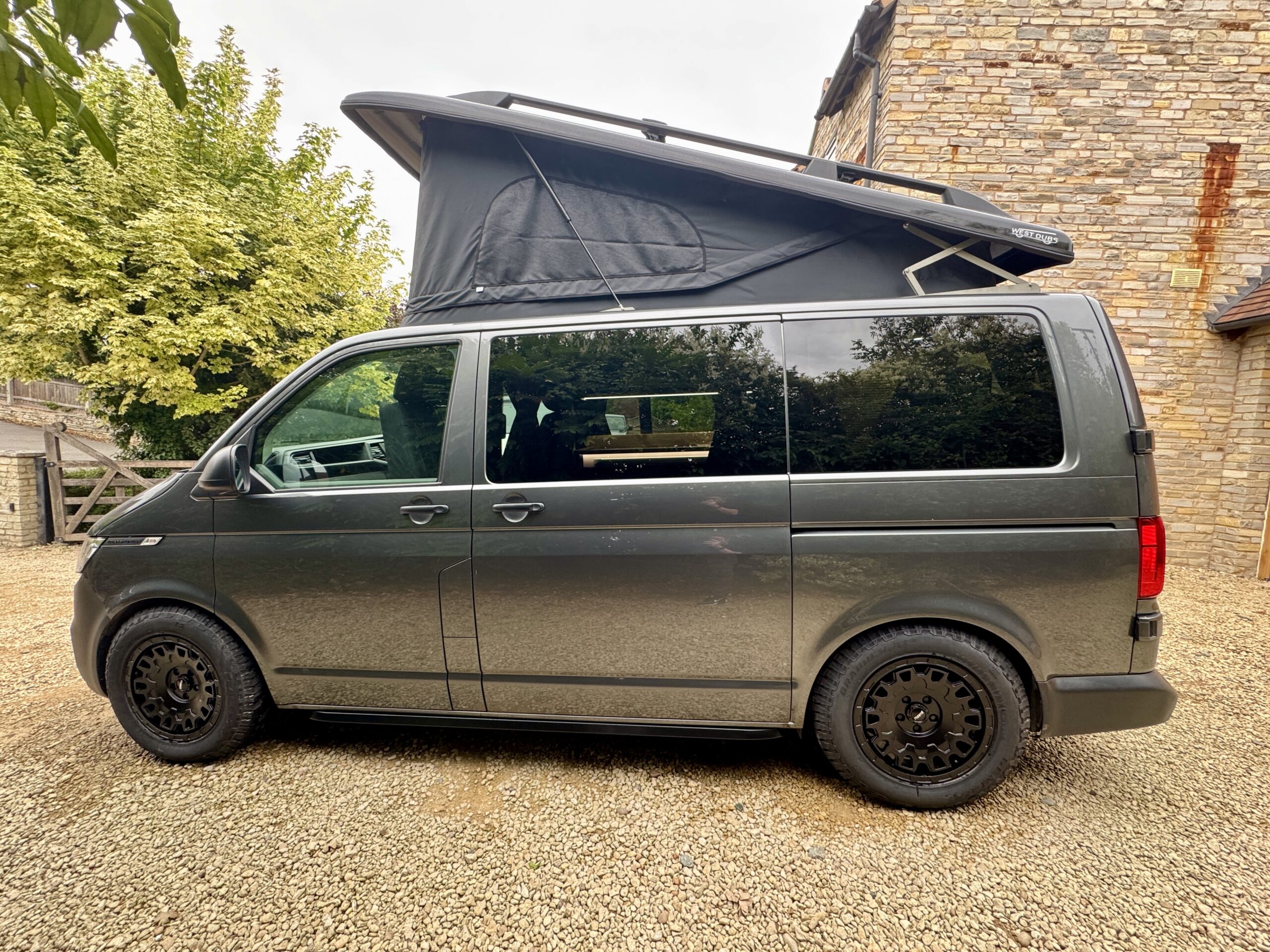 Volkswagen T6.1 Campervan Trek Edition – Coral Pink (Storm)