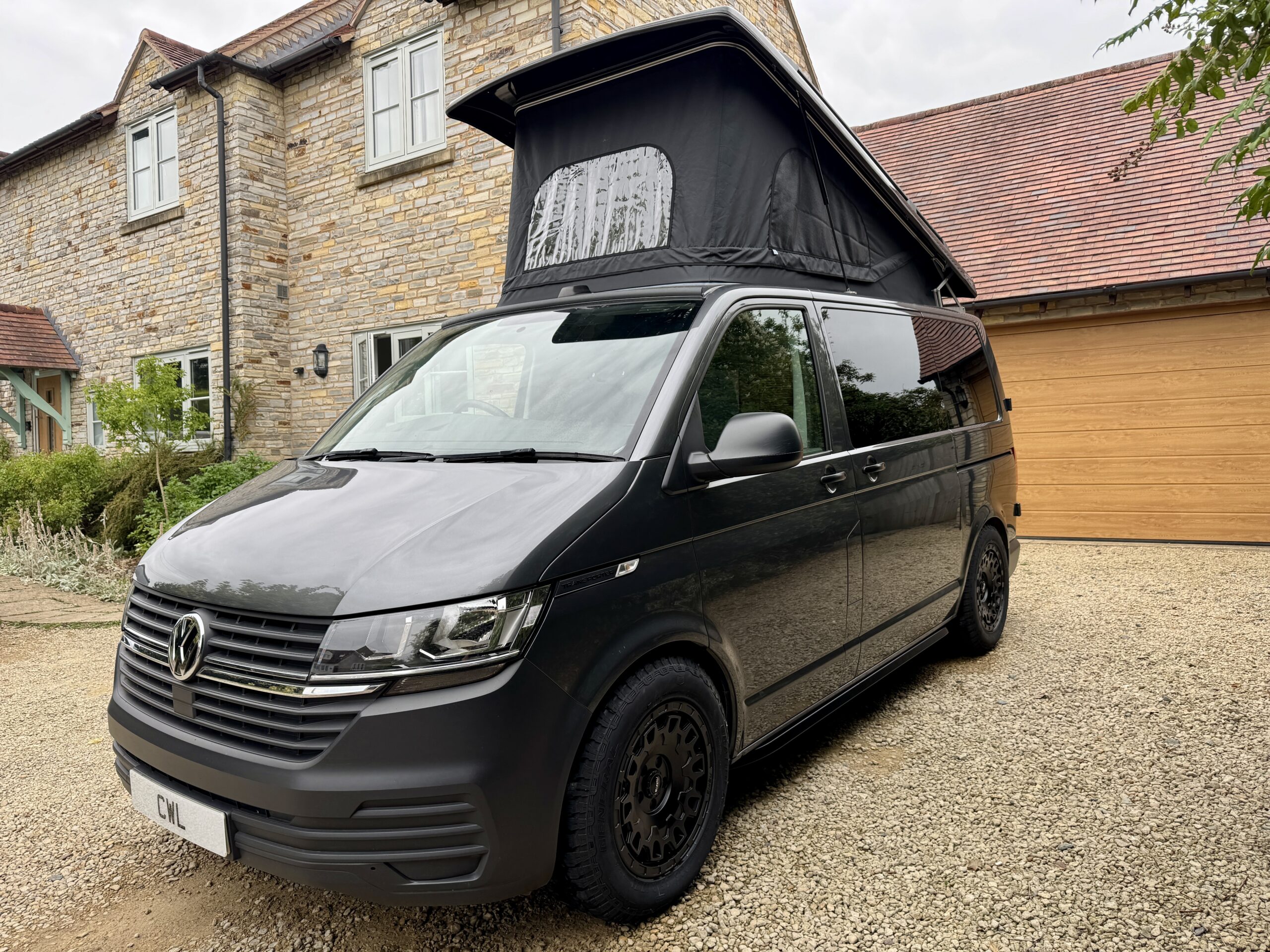 Volkswagen T6.1 Campervan Trek Edition – Coral Pink (Storm)