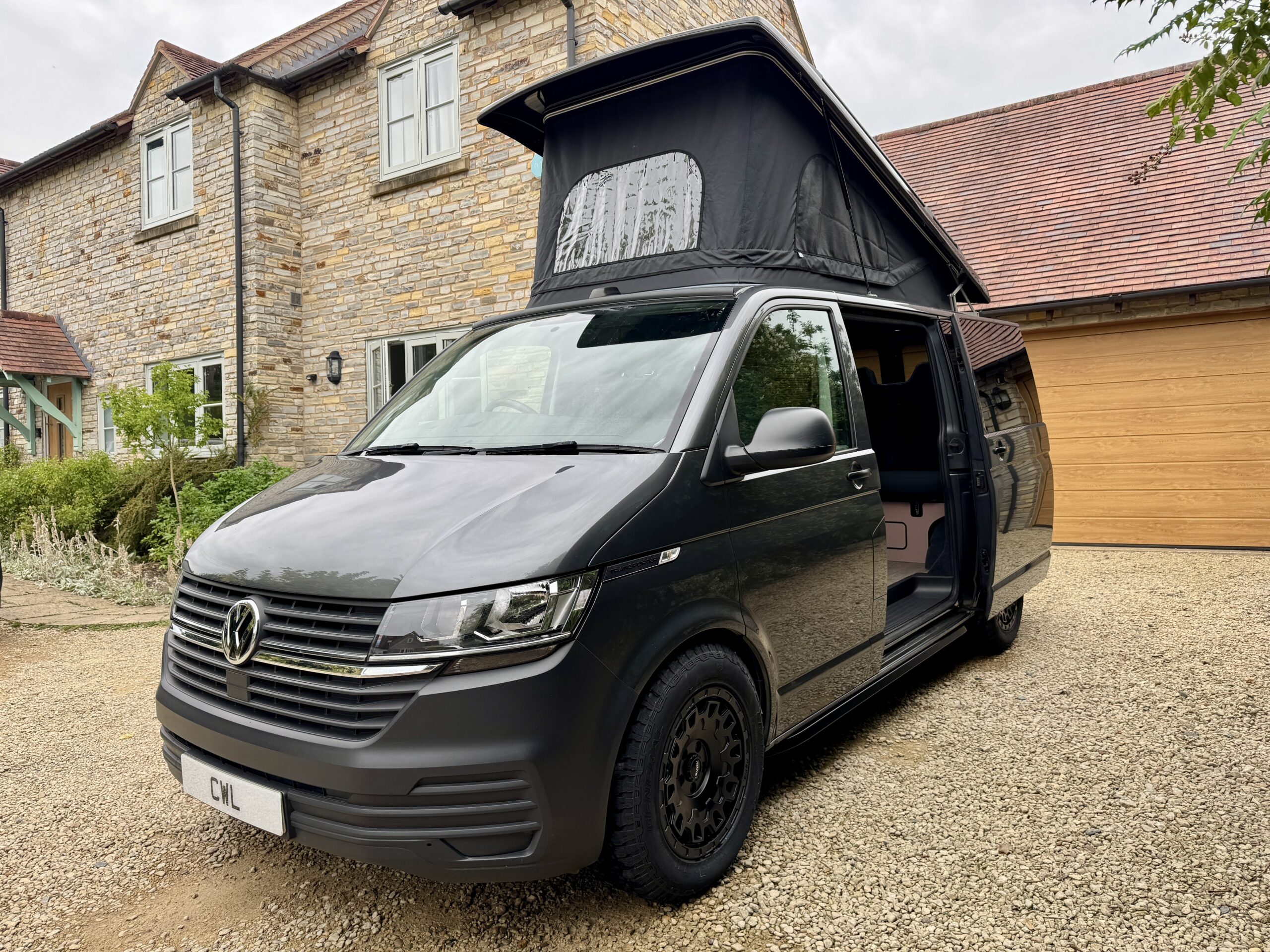 Volkswagen T6.1 Campervan Trek Edition – Coral Pink (Storm)