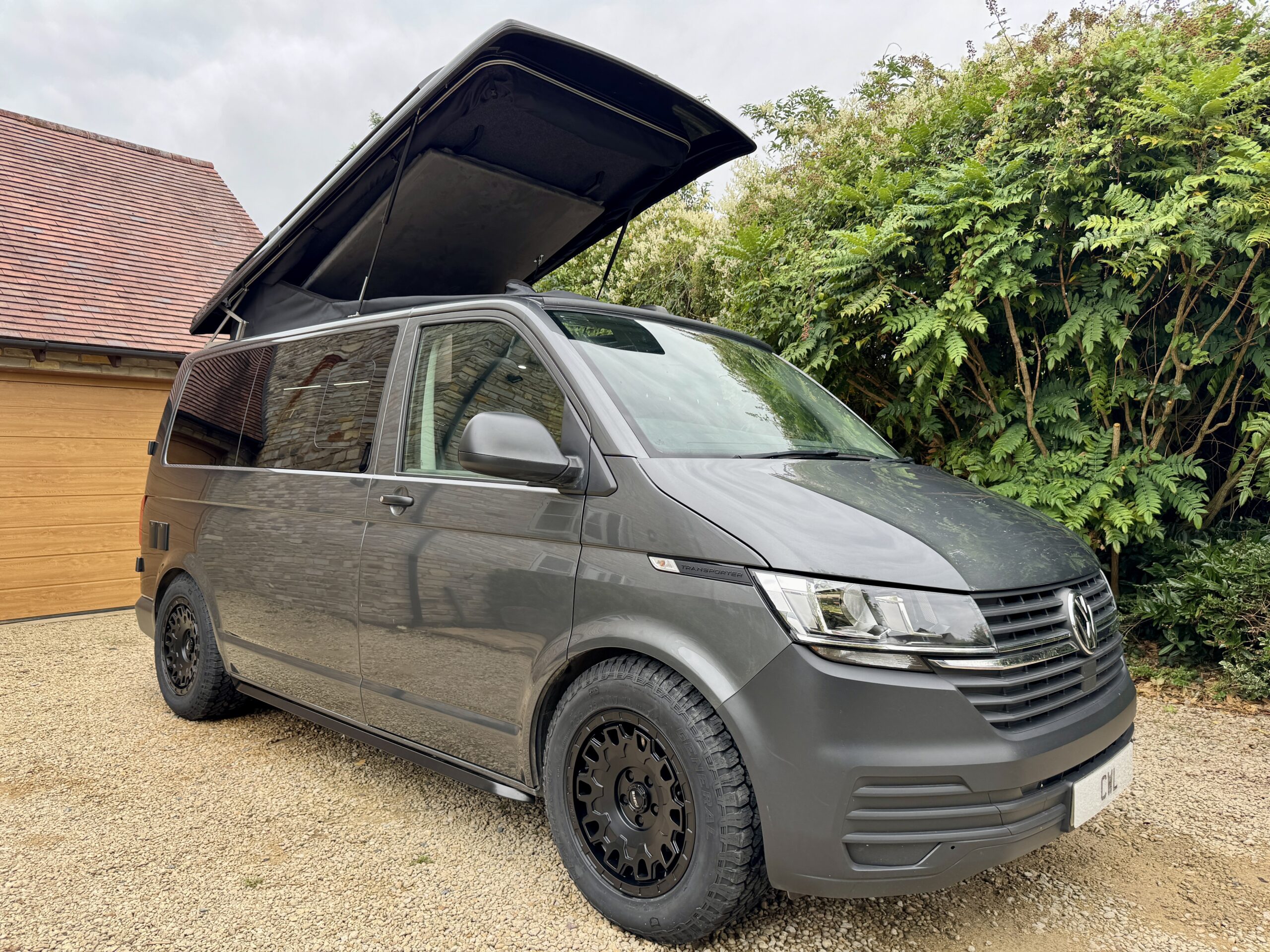 Volkswagen T6.1 Campervan Trek Edition – Coral Pink (Storm)