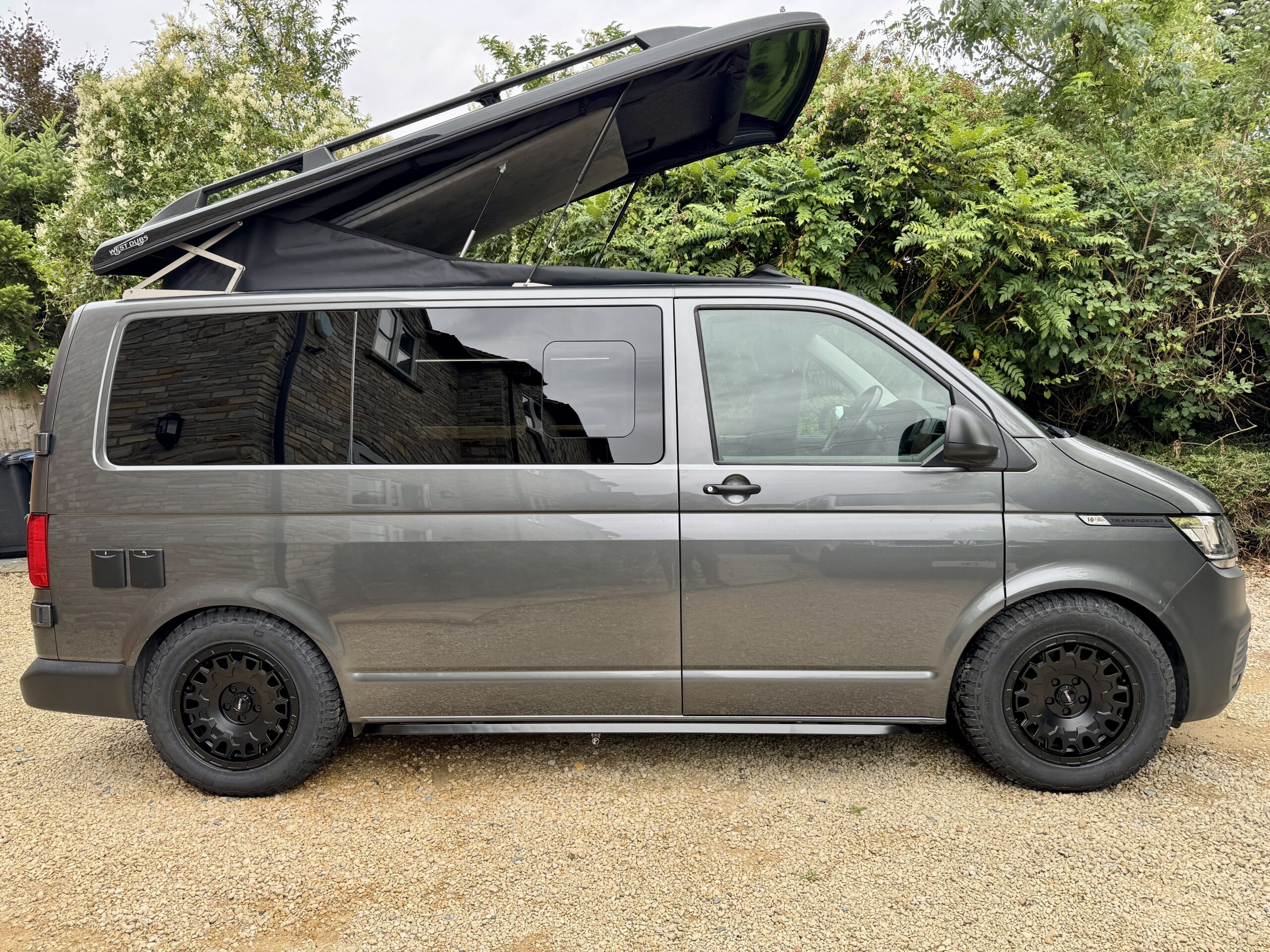 Volkswagen T6.1 Campervan Trek Edition – Coral Pink (Storm)