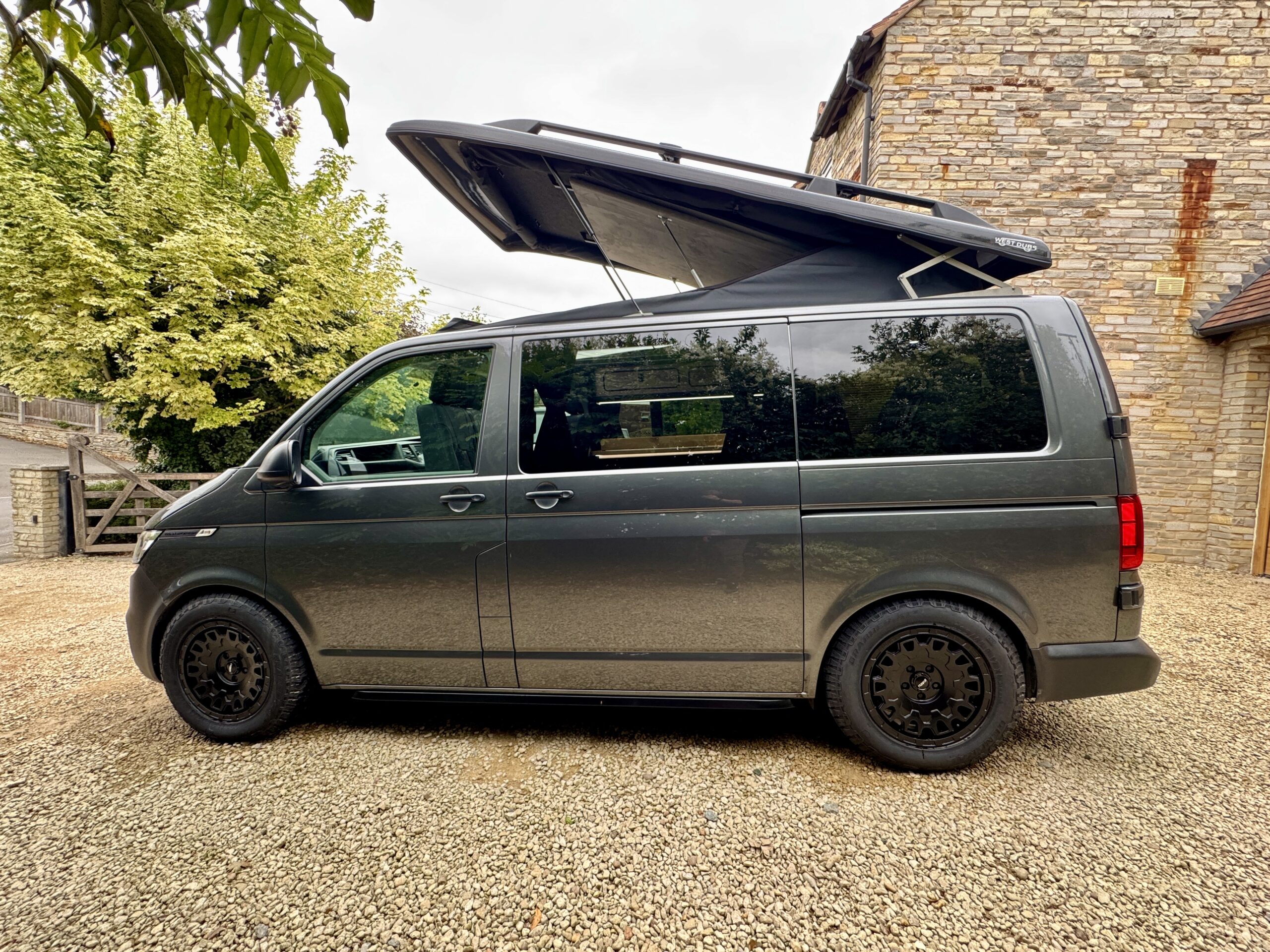 Volkswagen T6.1 Campervan Trek Edition – Coral Pink (Storm)