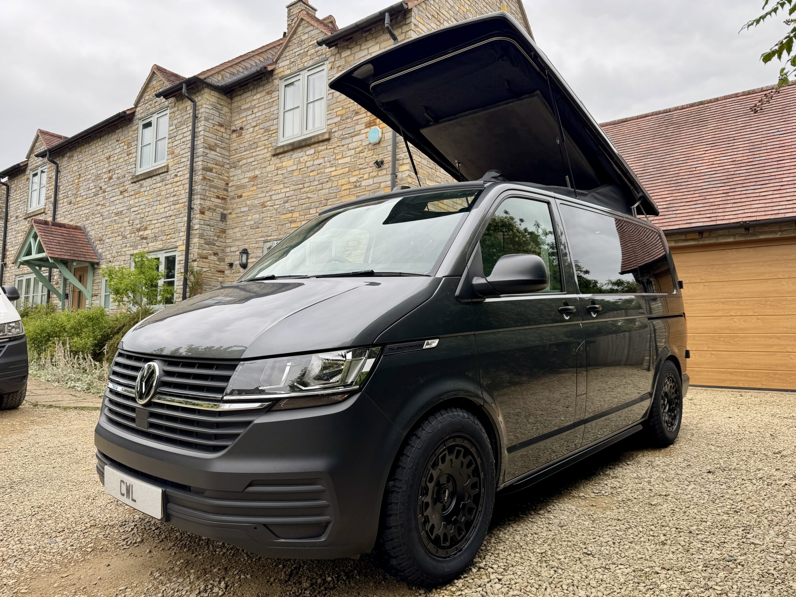 Volkswagen T6.1 Campervan Trek Edition – Coral Pink (Storm)