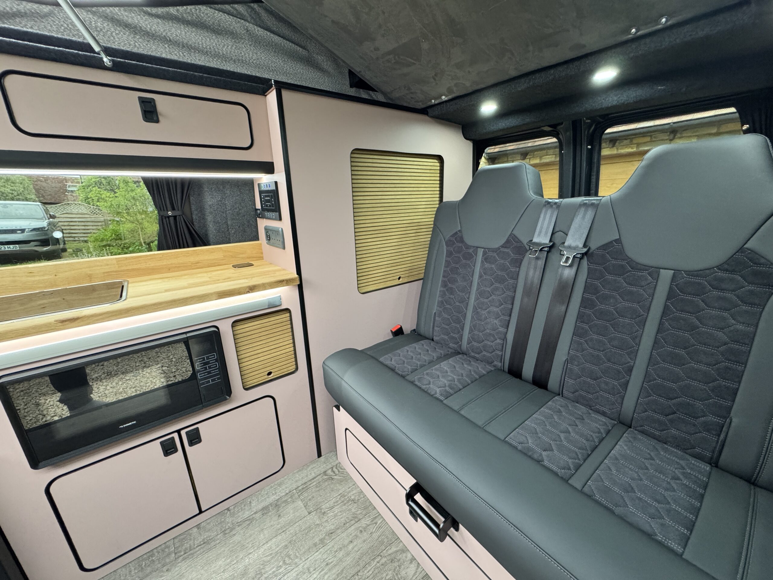 Volkswagen T6.1 Campervan Trek Edition – Coral Pink (Storm)