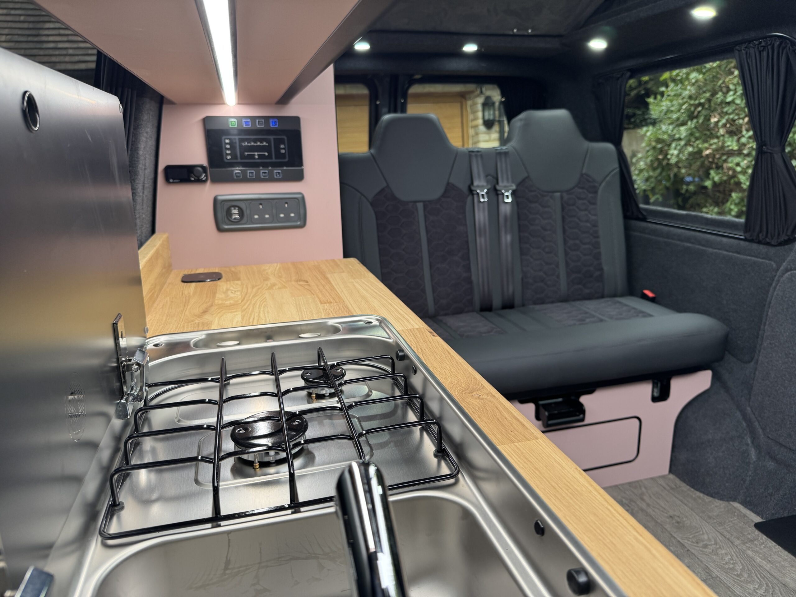 Volkswagen T6.1 Campervan Trek Edition – Coral Pink (Storm)
