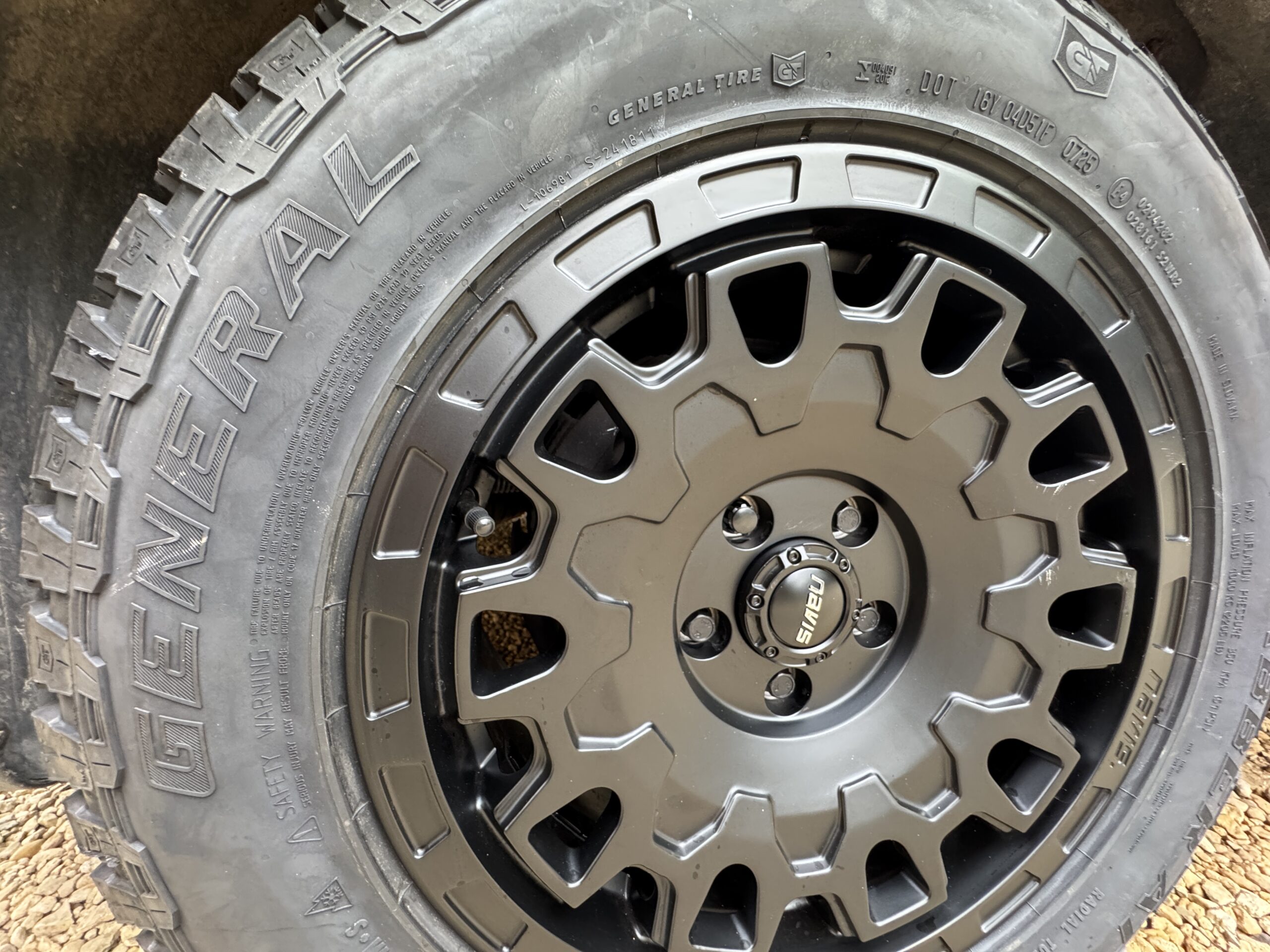 Volkswagen T6.1 Campervan Trek Edition – Coral Pink (Storm)