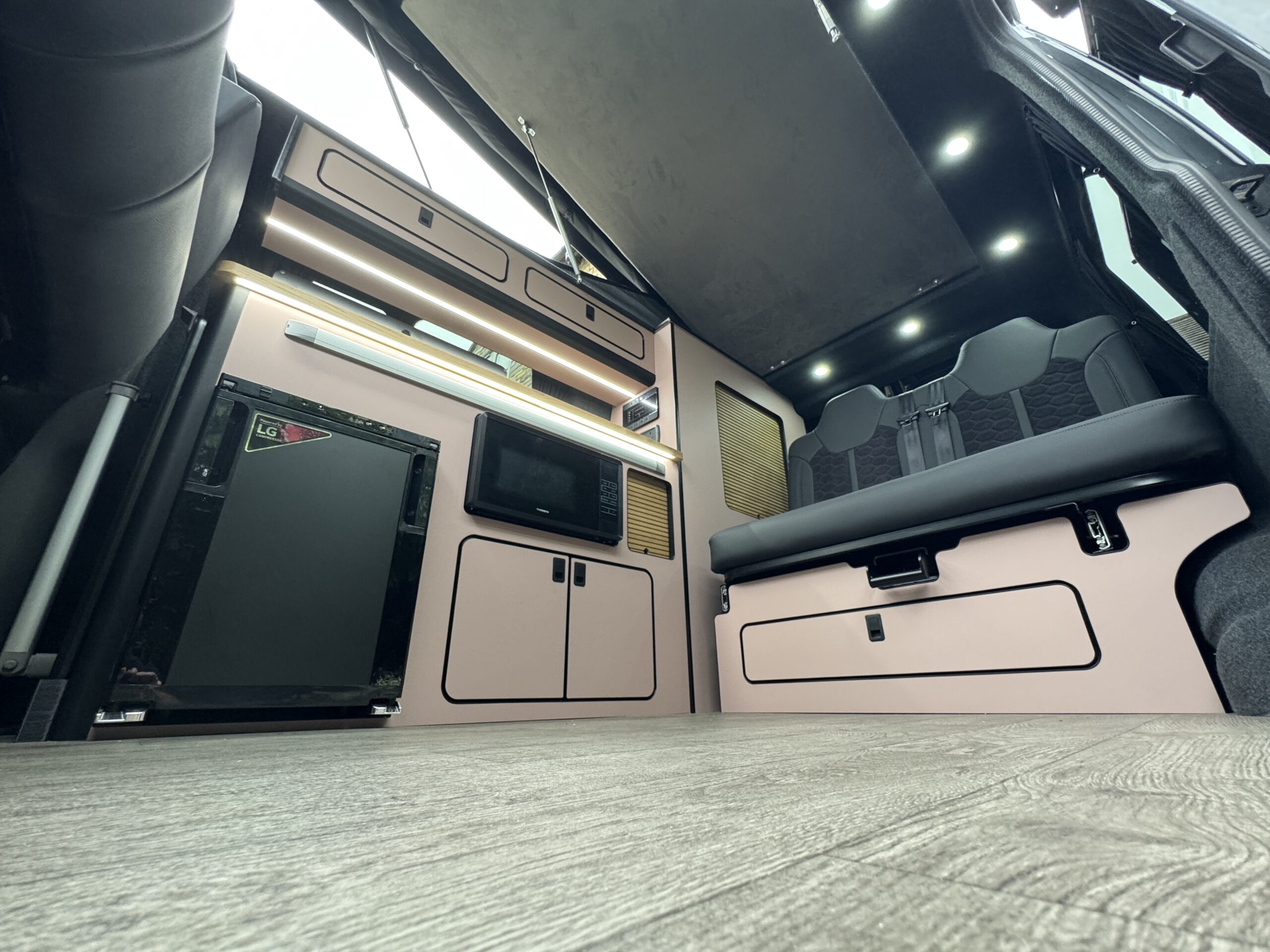 Volkswagen T6.1 Campervan Trek Edition – Coral Pink (Storm)