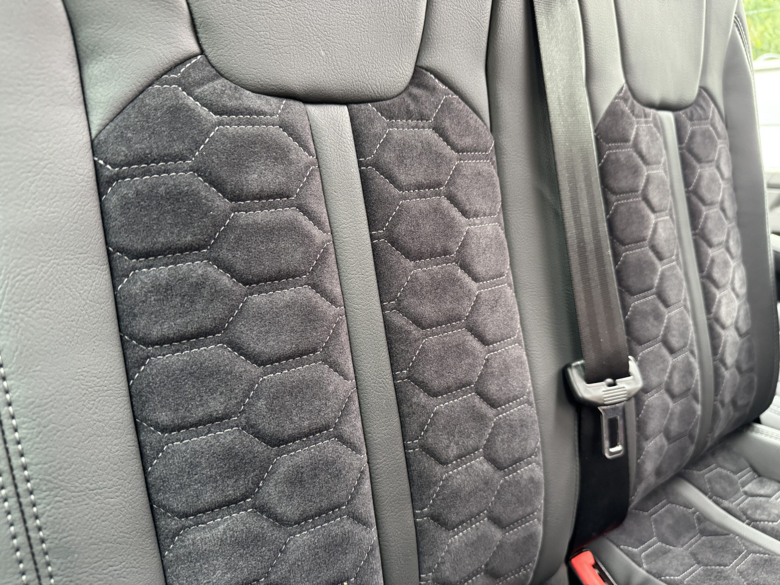 Volkswagen T6.1 Campervan Trek Edition – Coral Pink (Storm)