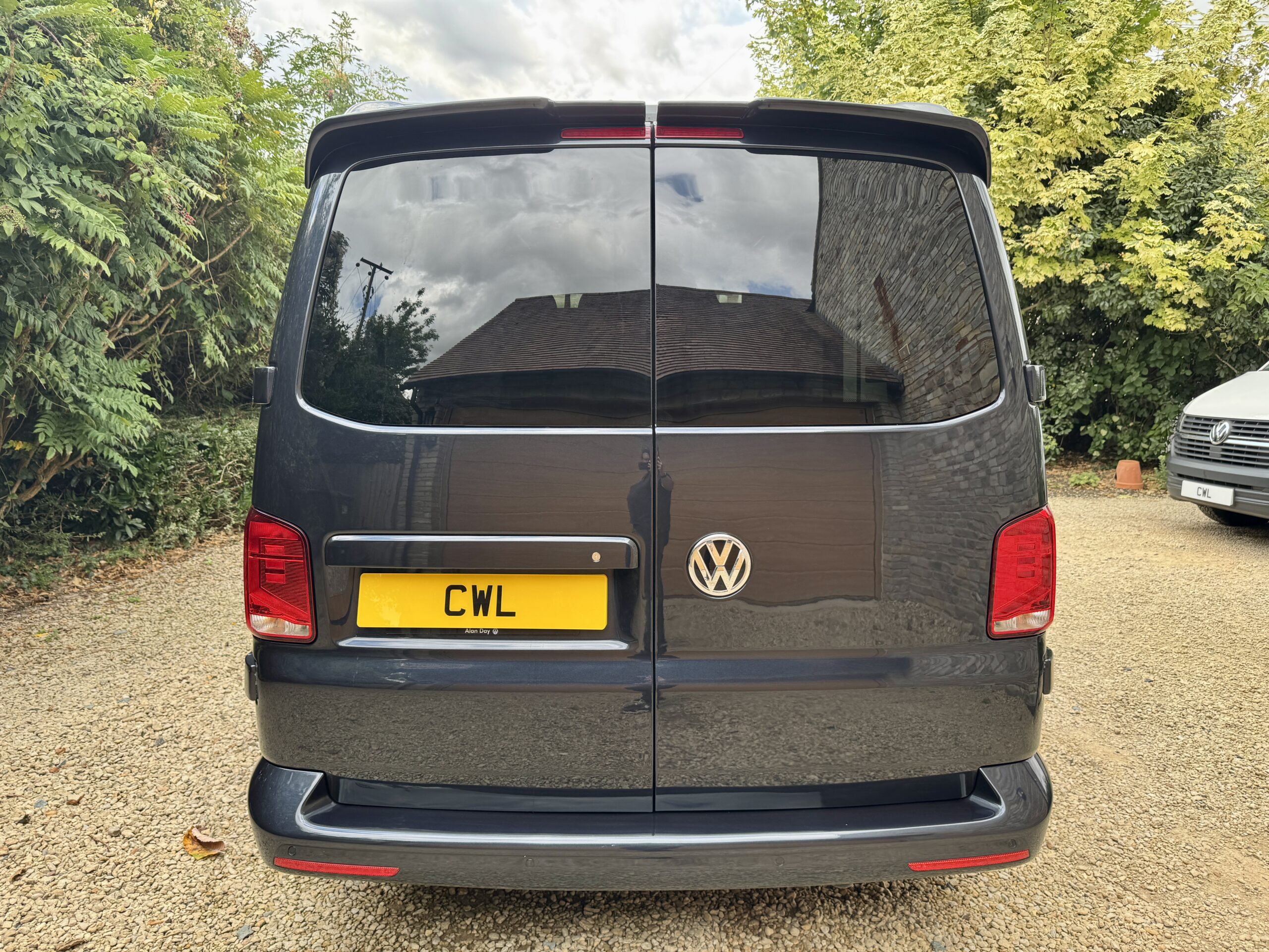 Volkswagen T6.1 Campervan Autograph Edition (Starlight)