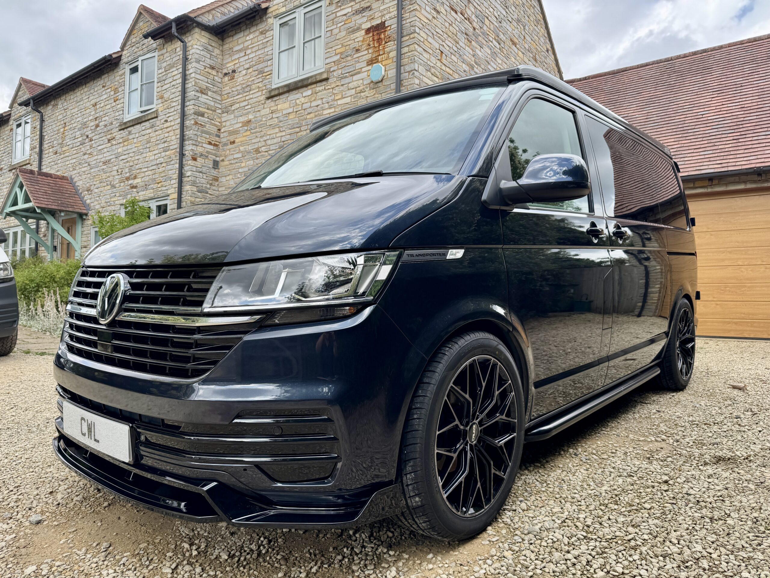 Volkswagen T6.1 Campervan Autograph Edition (Starlight)