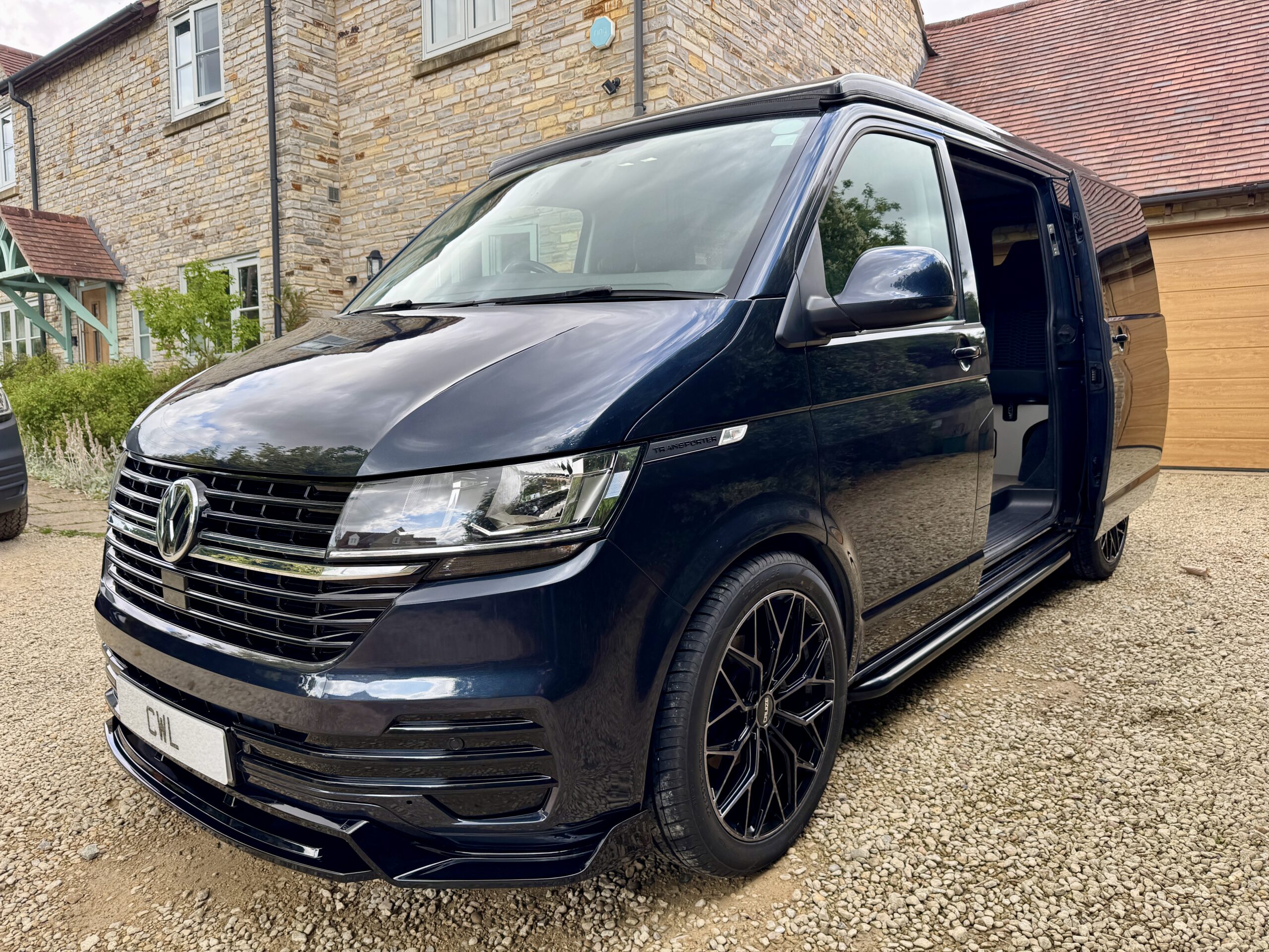 Volkswagen T6.1 Campervan Autograph Edition (Starlight)