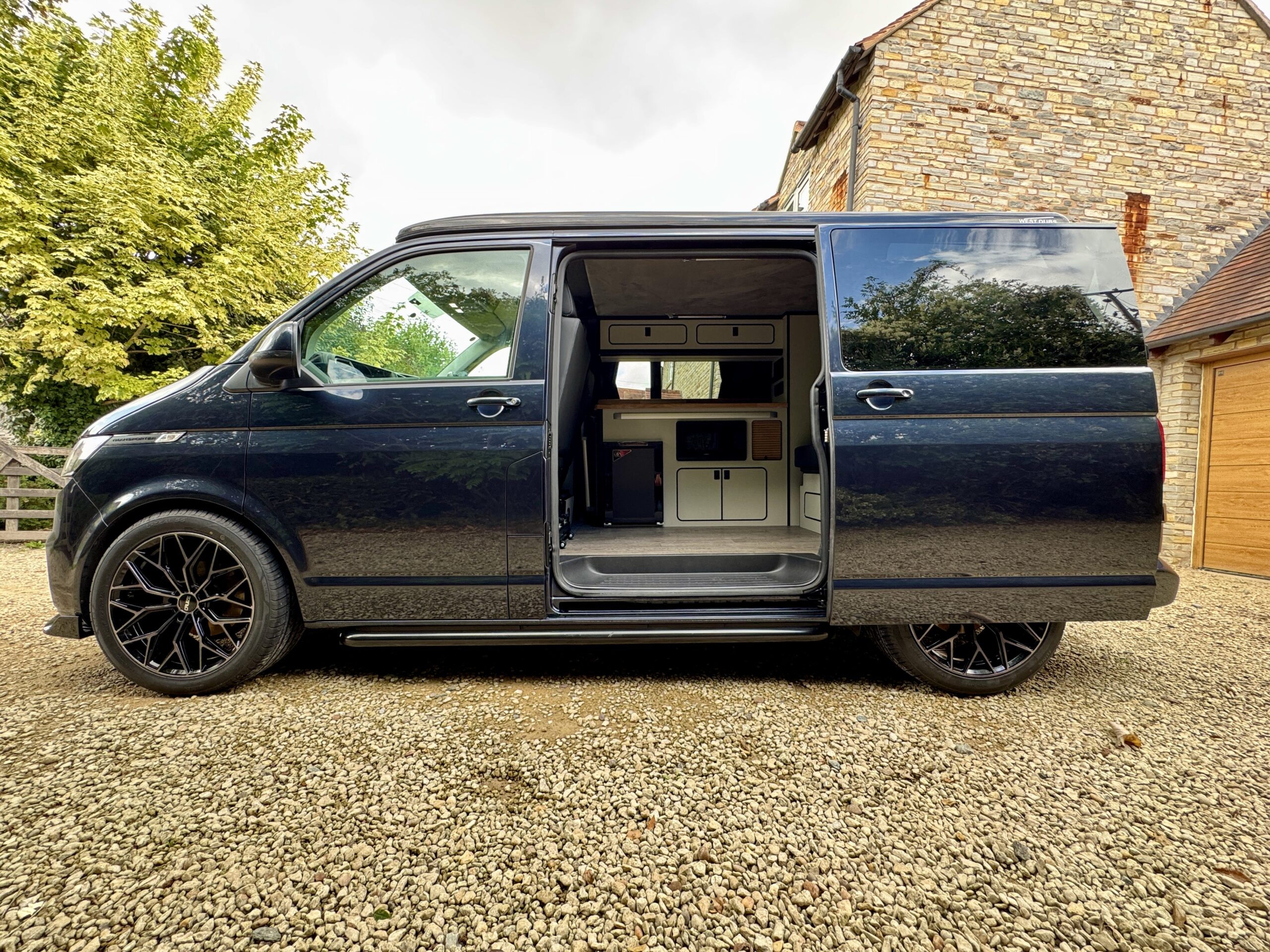 Volkswagen T6.1 Campervan Autograph Edition (Starlight)