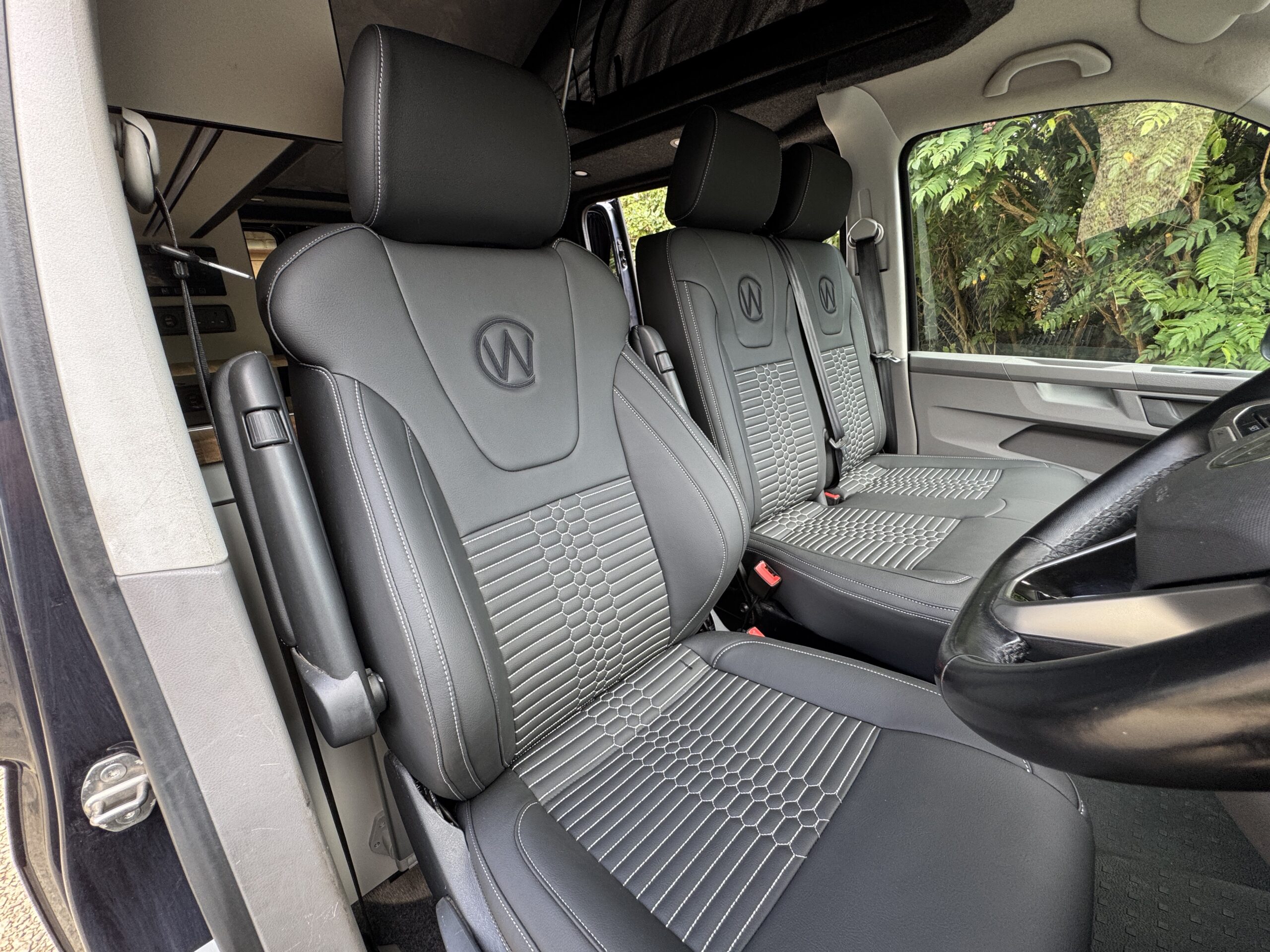 Volkswagen T6.1 Campervan Autograph Edition (Starlight)