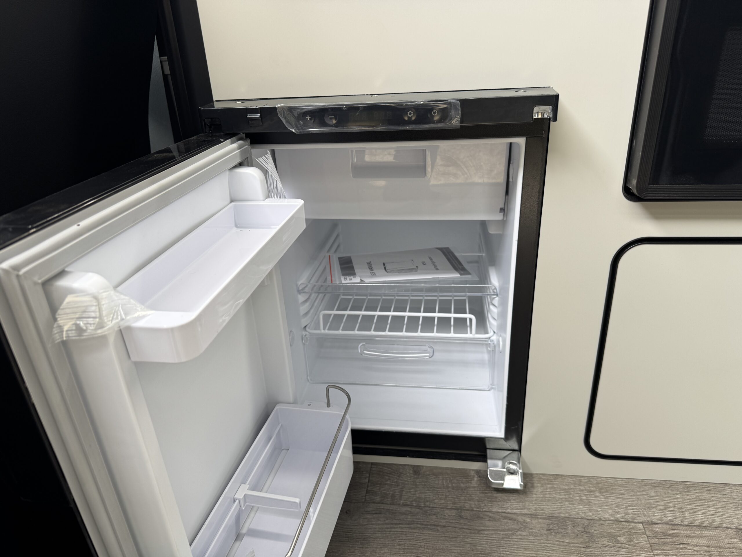 Volkswagen T6.1 Campervan Autograph Edition (Starlight)