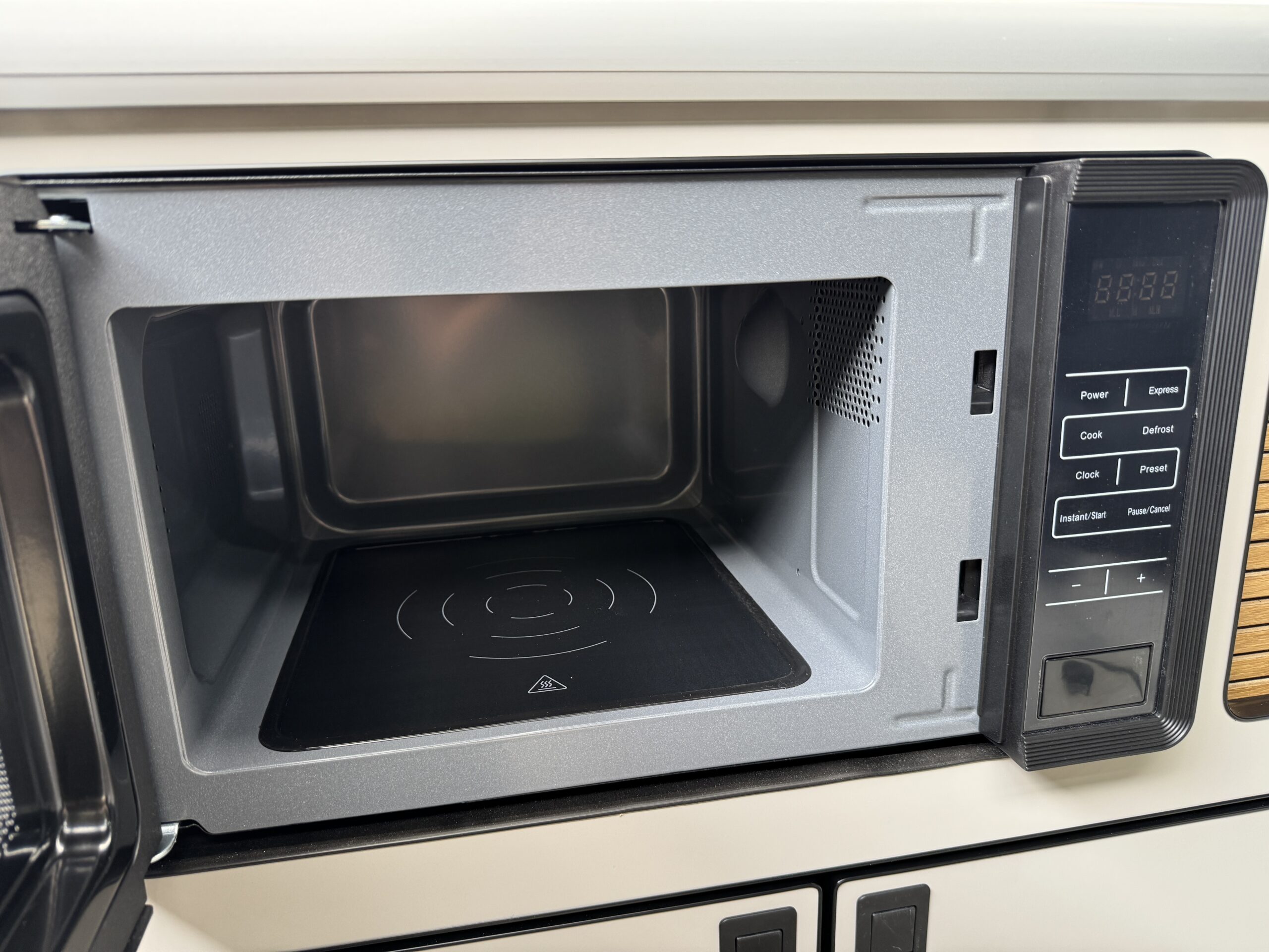 Volkswagen T6.1 Campervan Autograph Edition (Starlight)