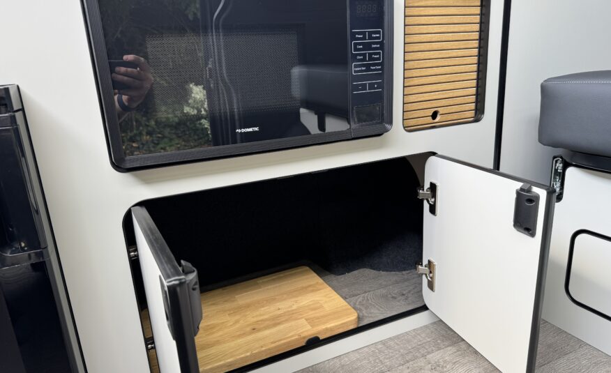Volkswagen T6.1 Campervan Autograph Edition (Starlight)