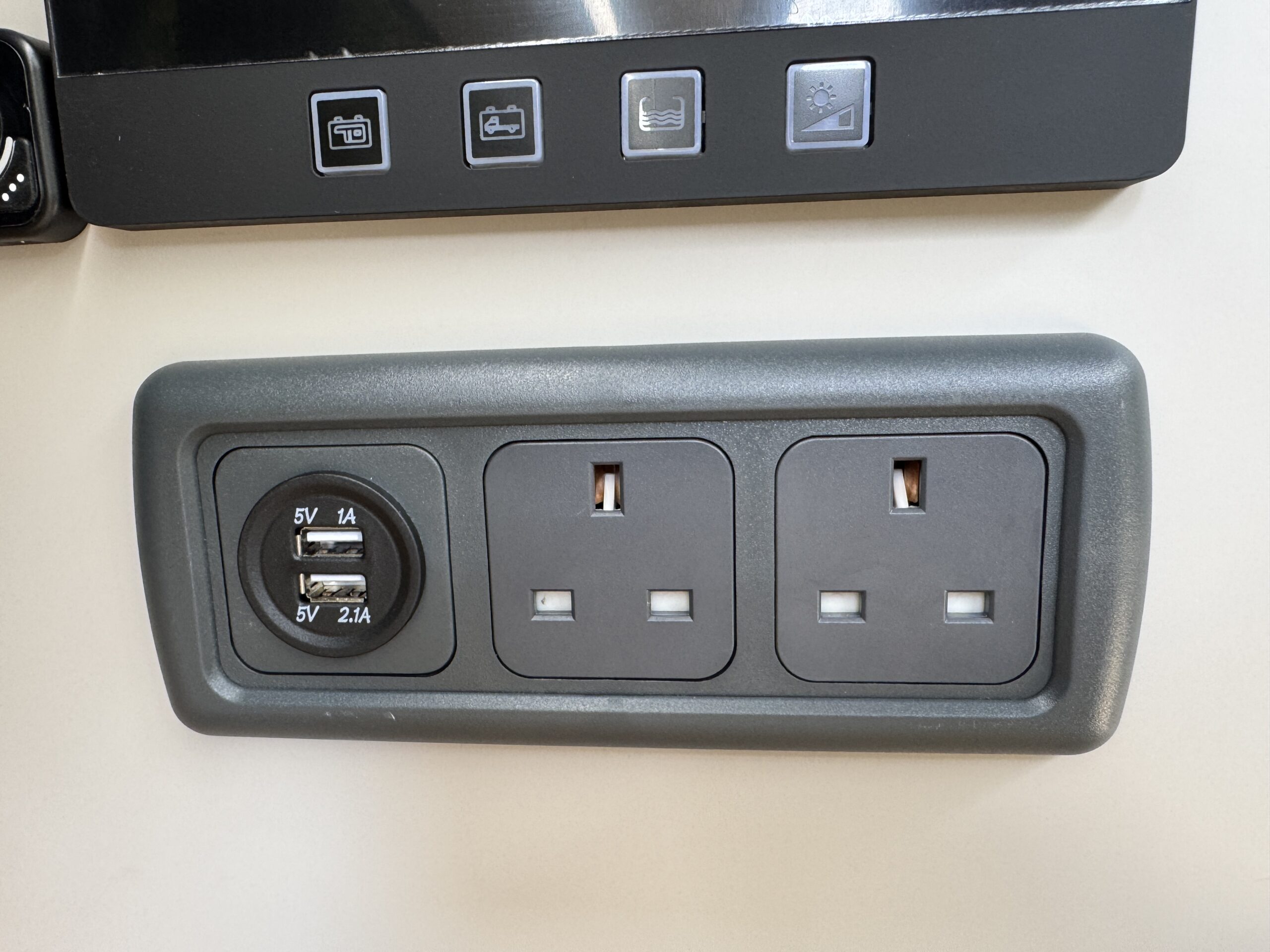 Volkswagen T6.1 Campervan Autograph Edition (Starlight)