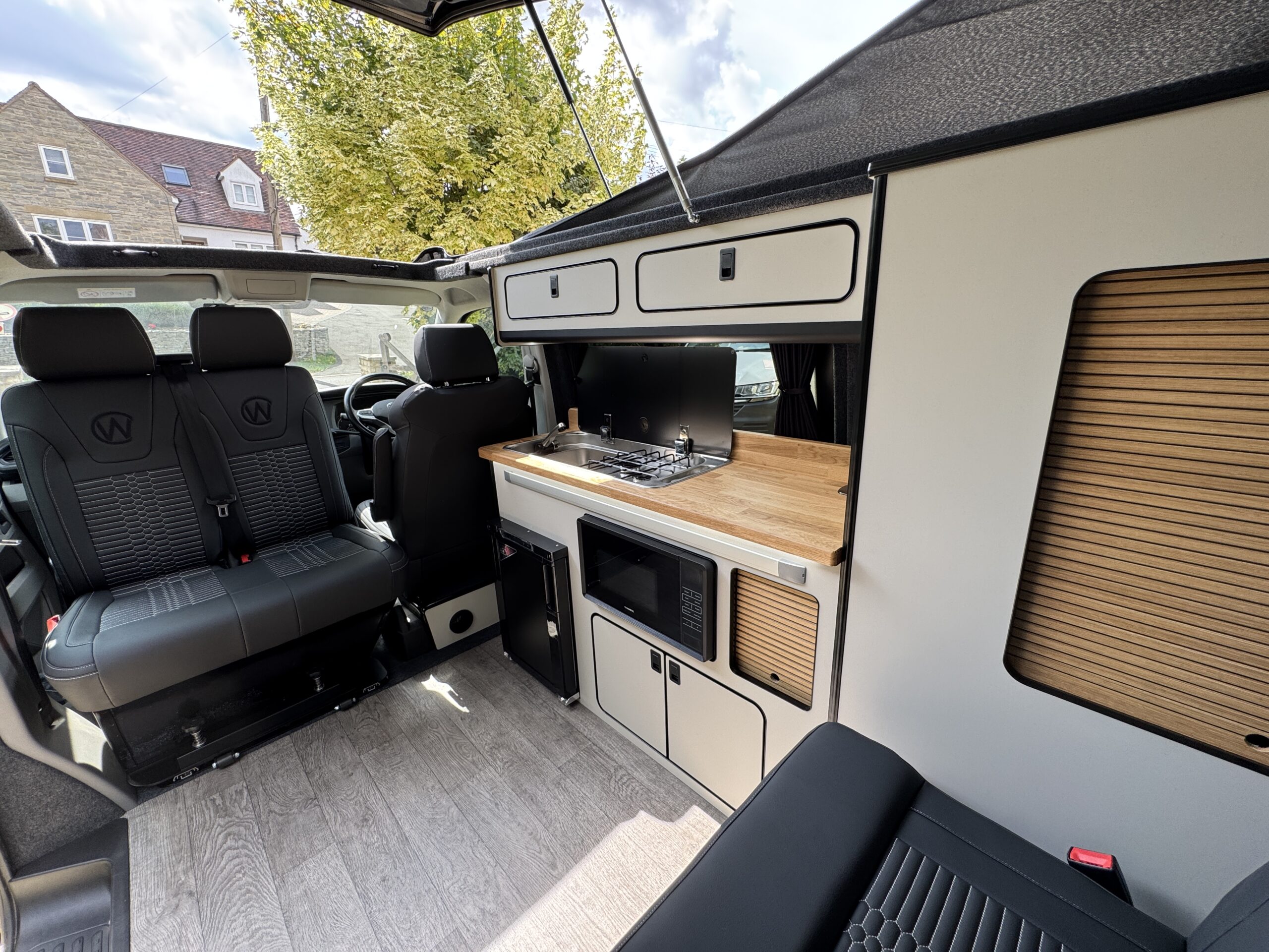 Volkswagen T6.1 Campervan Autograph Edition (Starlight)