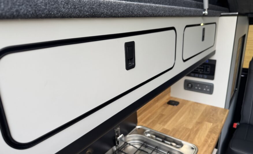 Volkswagen T6.1 Campervan Autograph Edition (Starlight)