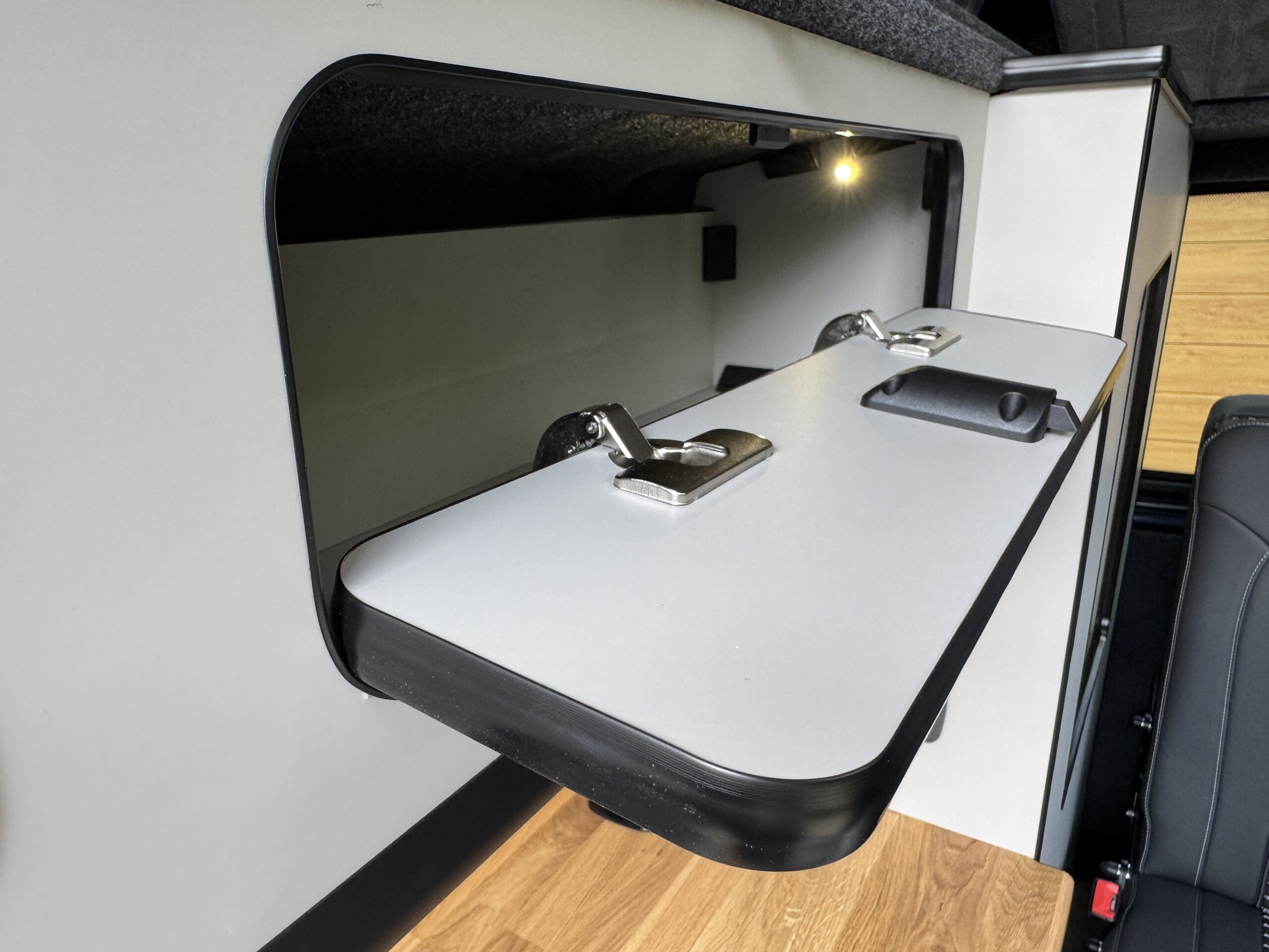 Volkswagen T6.1 Campervan Autograph Edition (Starlight)