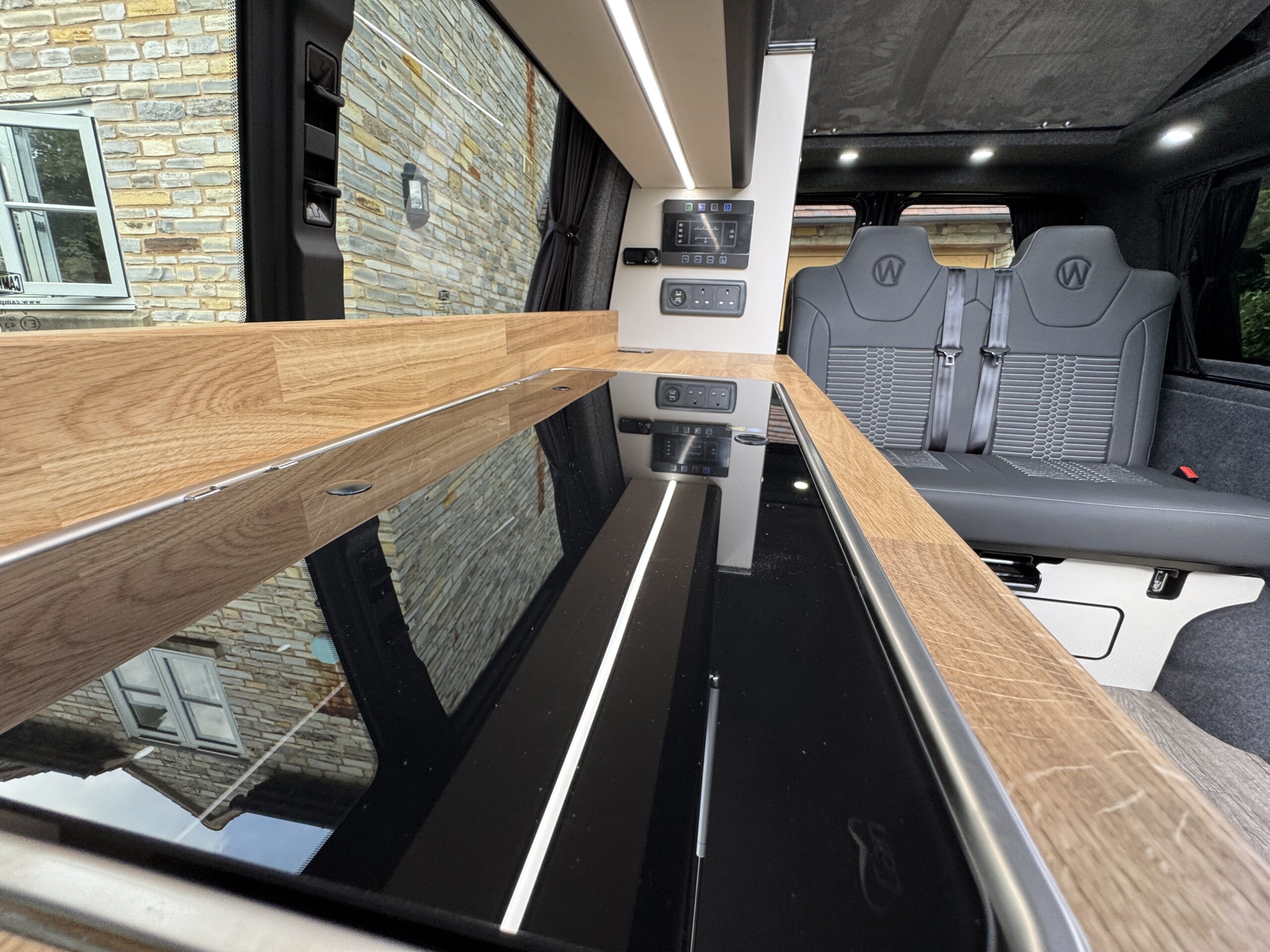 Volkswagen T6.1 Campervan Autograph Edition (Starlight)