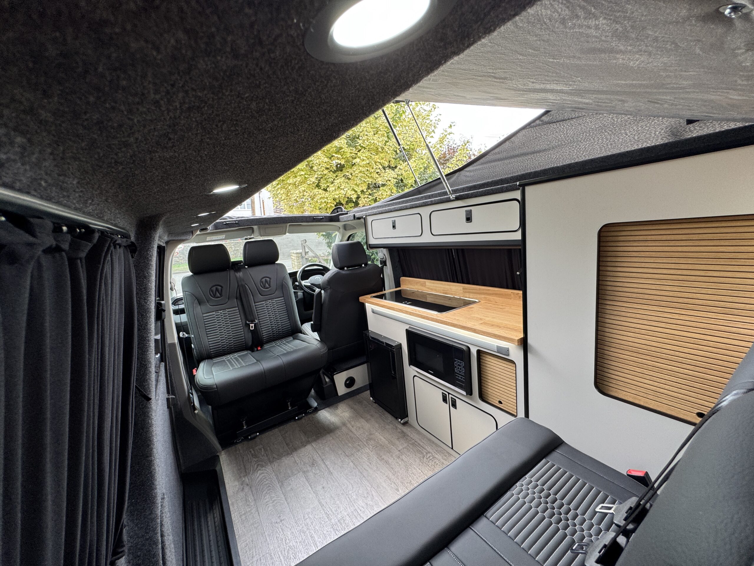 Volkswagen T6.1 Campervan Autograph Edition (Starlight)