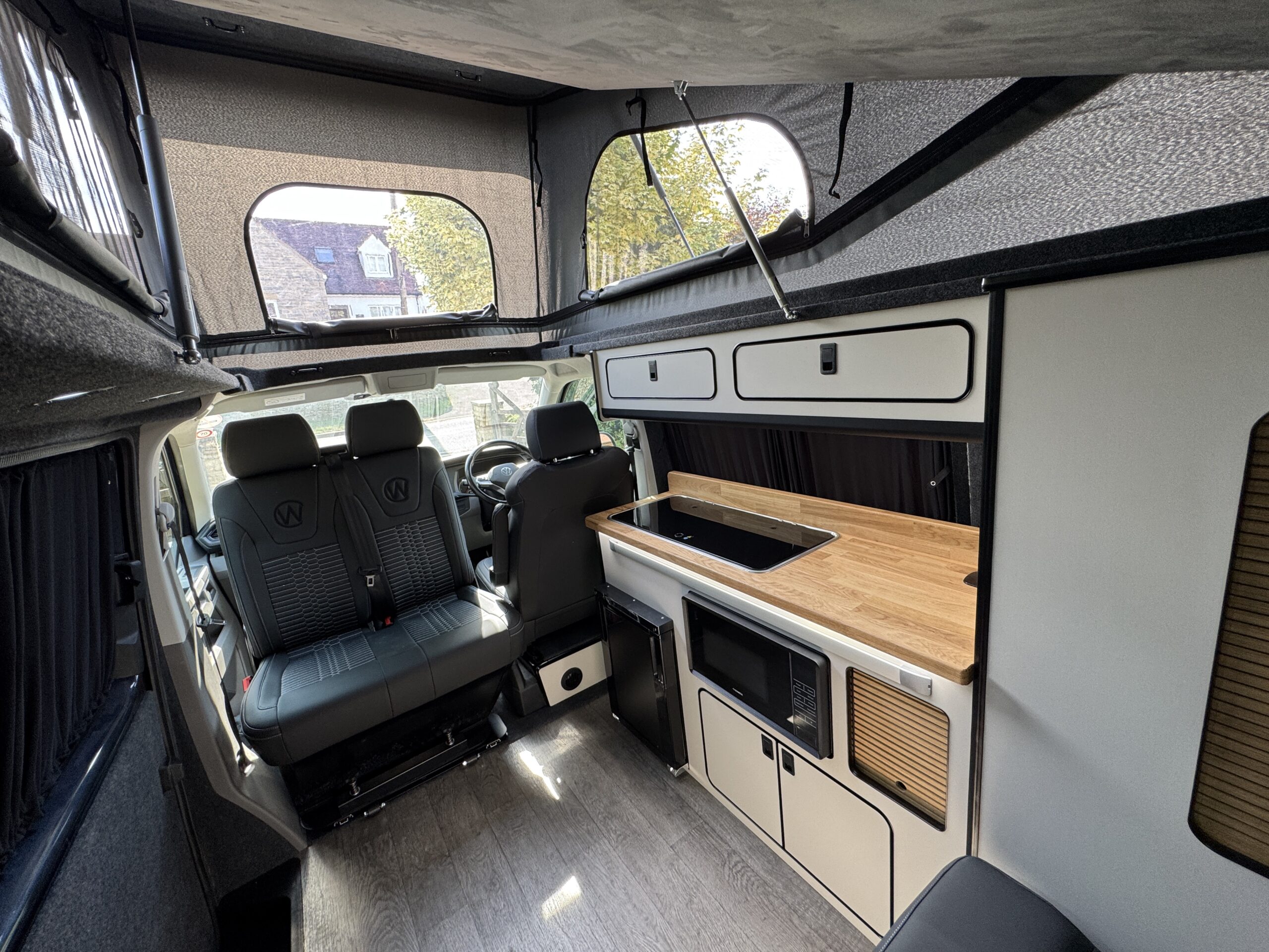 Volkswagen T6.1 Campervan Autograph Edition (Starlight)